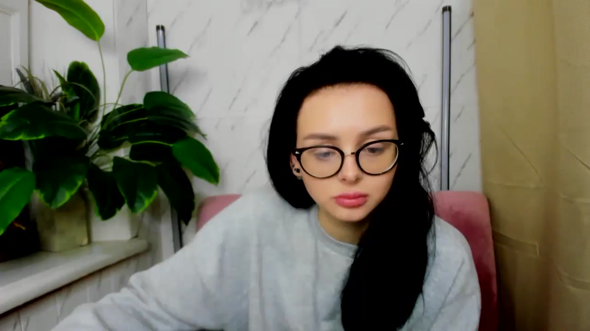 Gallery image thumbnail from EmilyJones's myfreecams stream on, 11/26/2024, 10:52 image 19 of 20