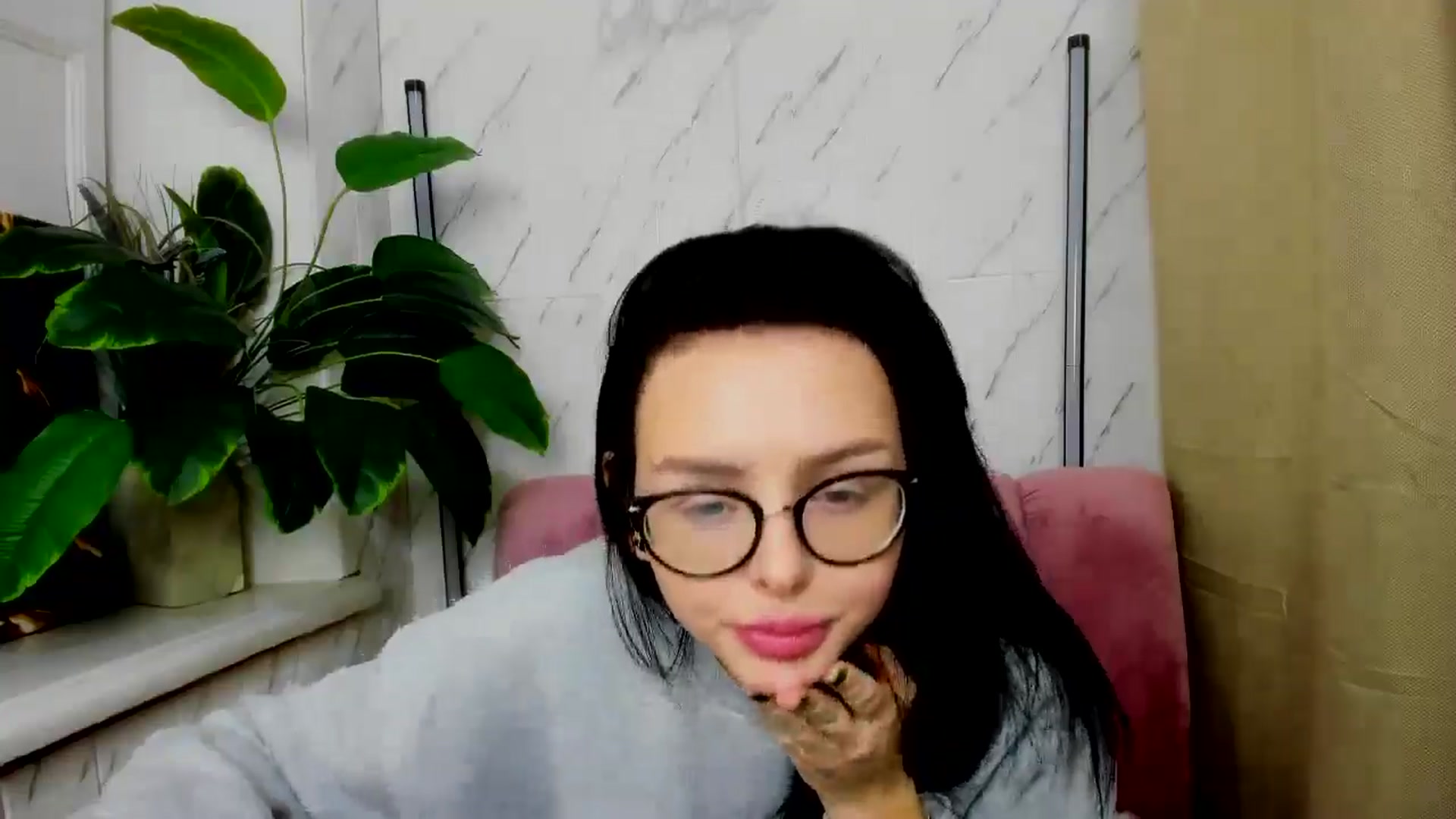Gallery image thumbnail from EmilyJones's myfreecams stream on, 11/26/2024, 11:45 image 8 of 20