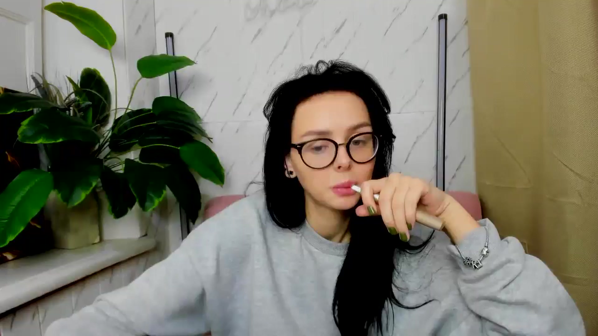 Gallery image thumbnail from EmilyJones's myfreecams stream on, 11/26/2024, 11:45 image 1 of 20