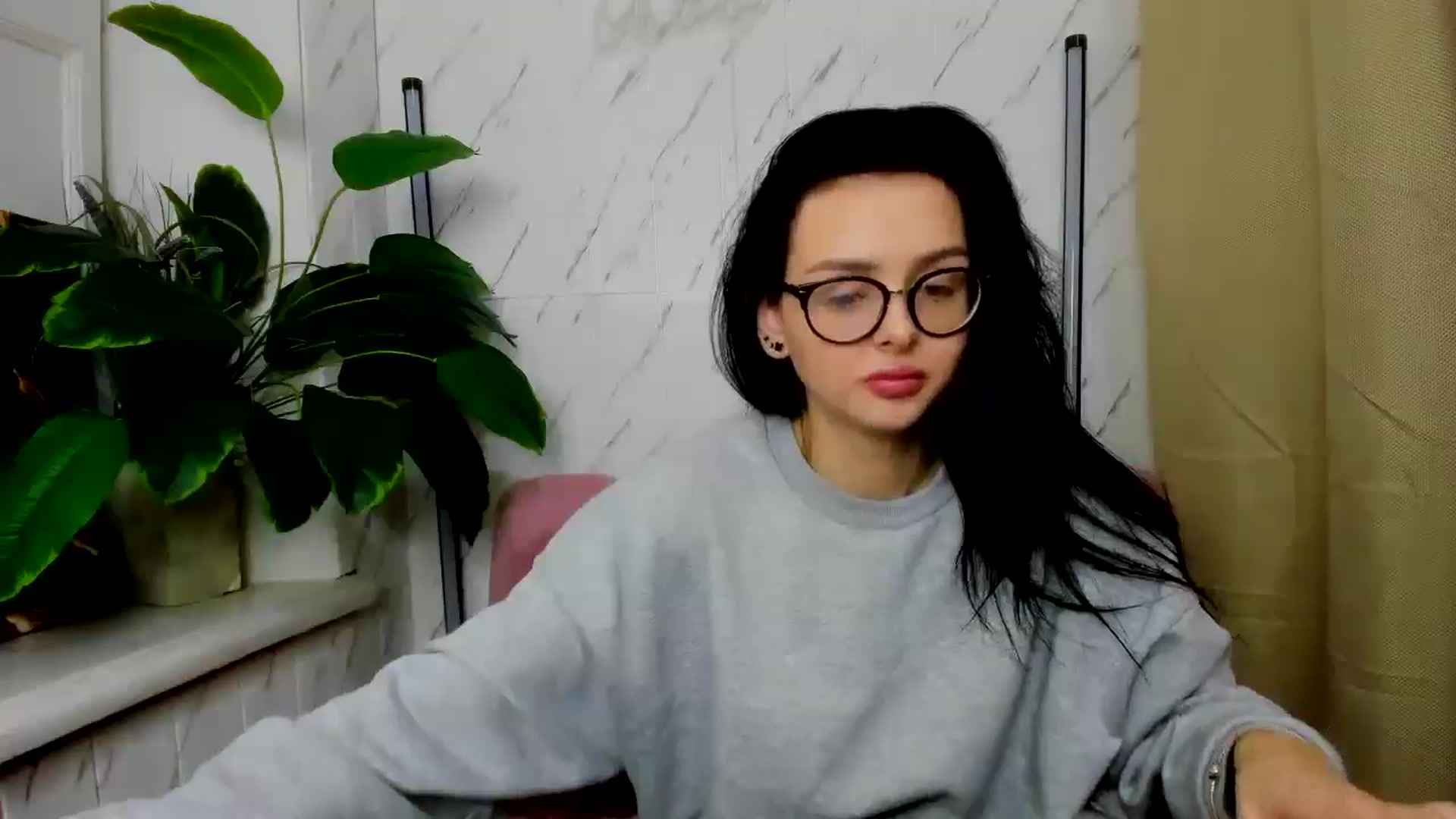 Gallery image thumbnail from EmilyJones's myfreecams stream on, 11/26/2024, 11:45 image 19 of 20