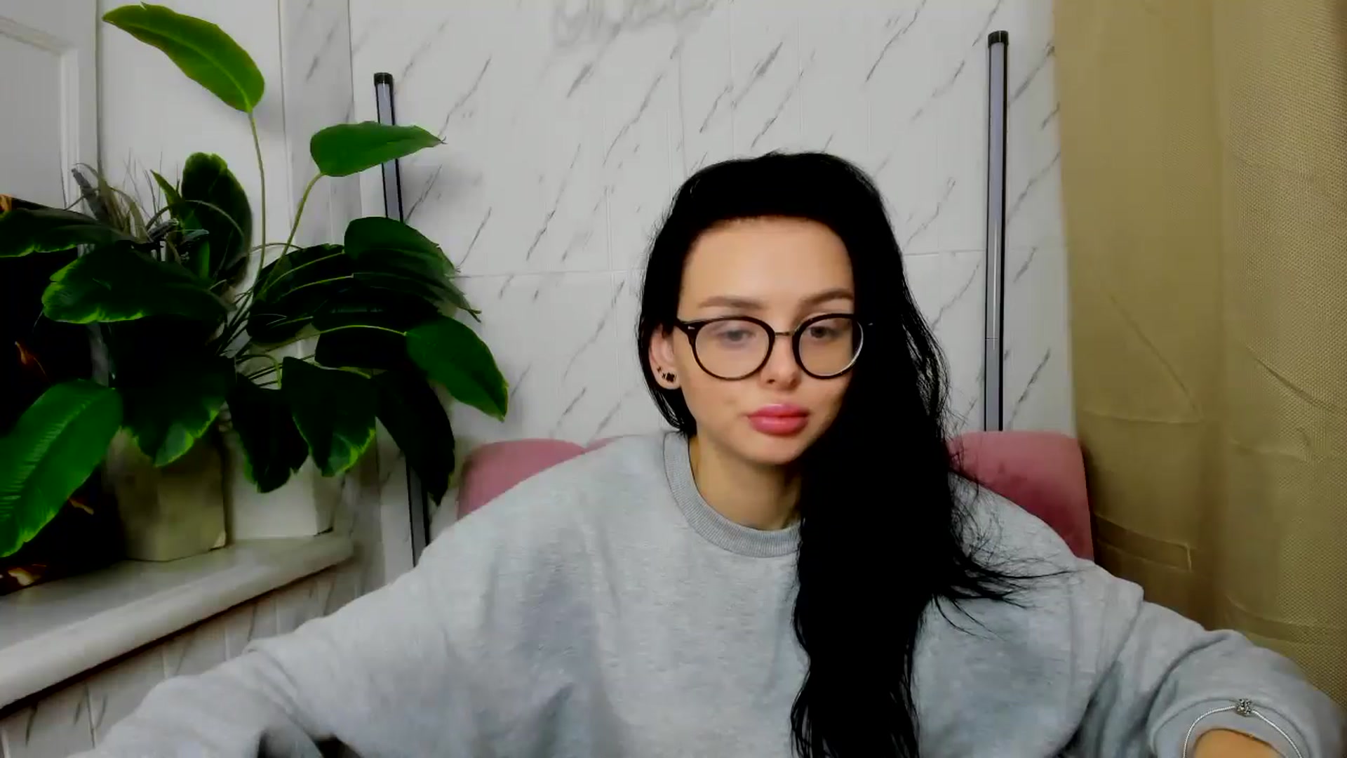 Gallery image thumbnail from EmilyJones's myfreecams stream on, 11/26/2024, 11:45 image 5 of 20