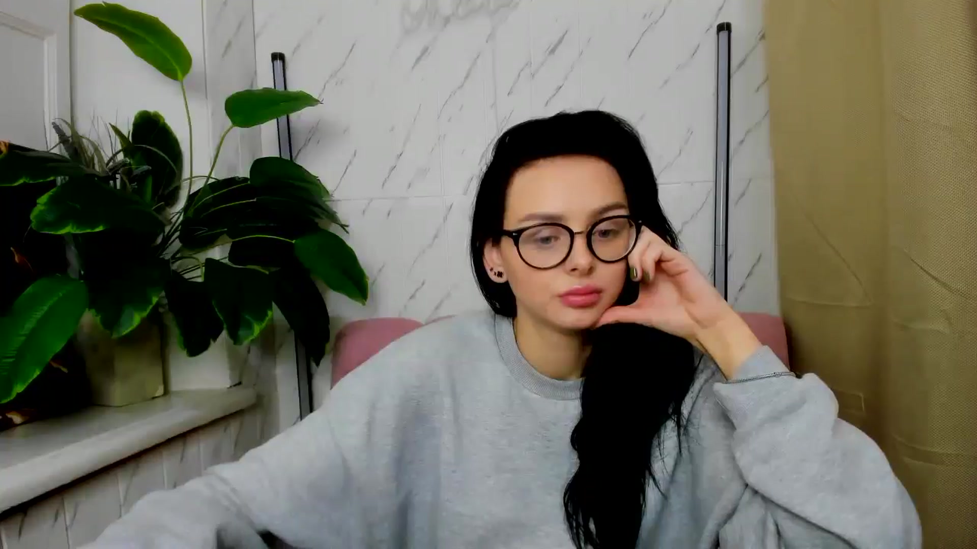 Gallery image thumbnail from EmilyJones's myfreecams stream on, 11/26/2024, 11:45 image 6 of 20