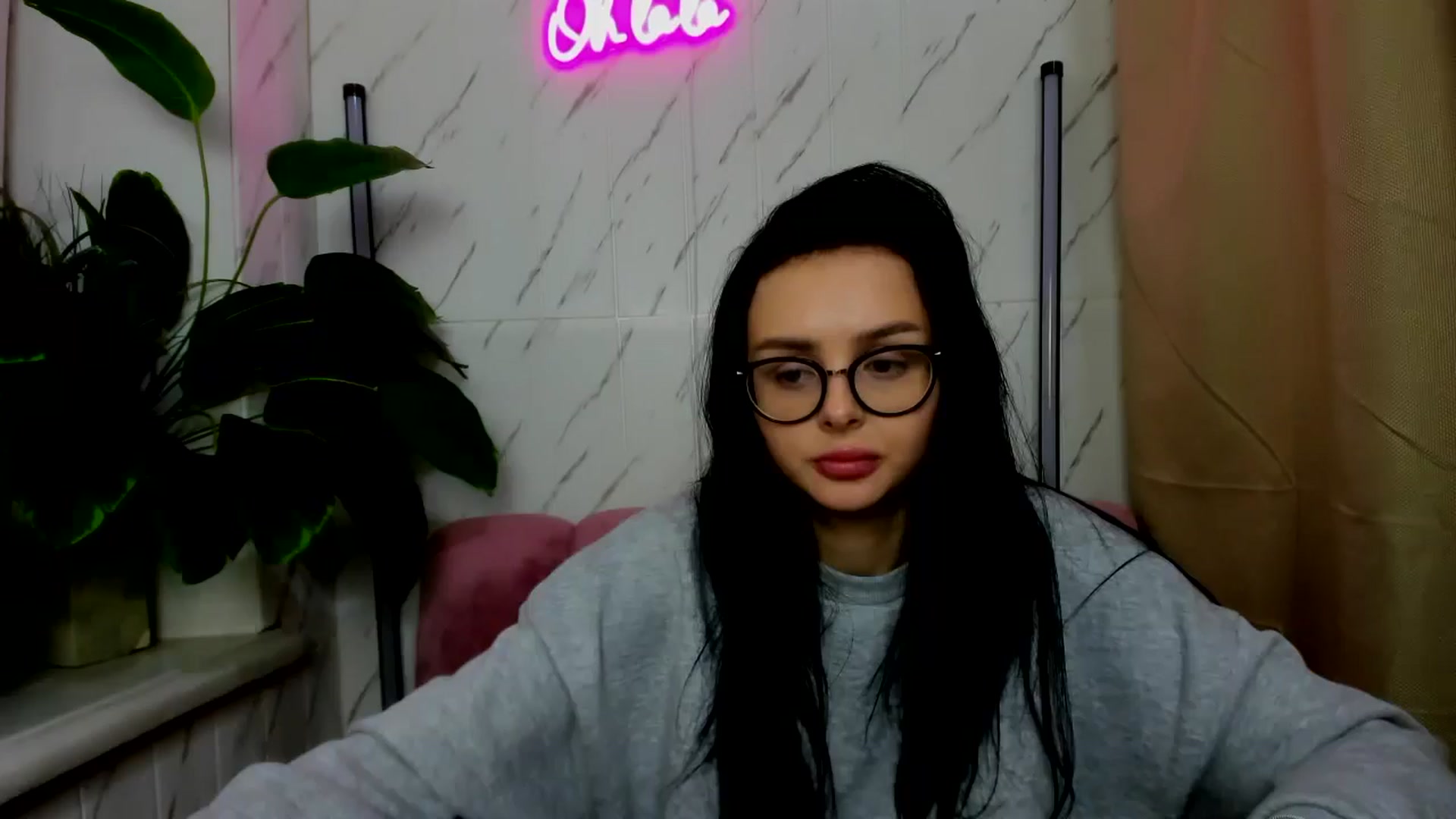 Gallery image thumbnail from EmilyJones's myfreecams stream on, 11/26/2024, 13:19 image 7 of 20