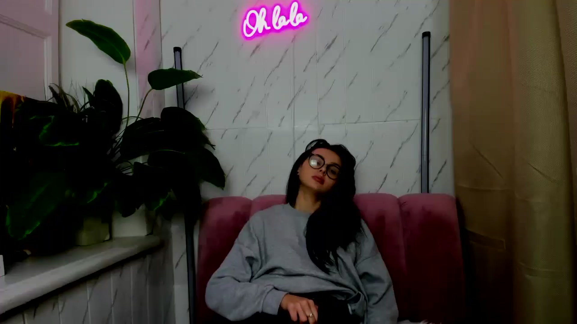 Gallery image thumbnail from EmilyJones's myfreecams stream on, 11/26/2024, 13:19 image 20 of 20