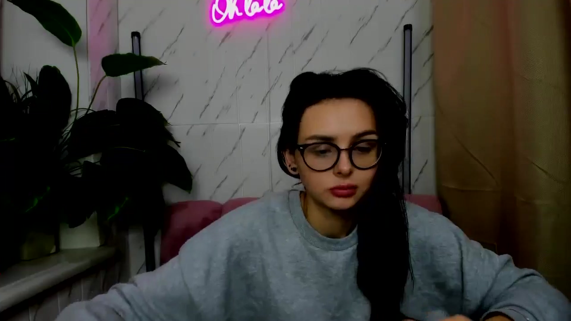 Gallery image thumbnail from EmilyJones's myfreecams stream on, 11/26/2024, 13:19 image 13 of 20