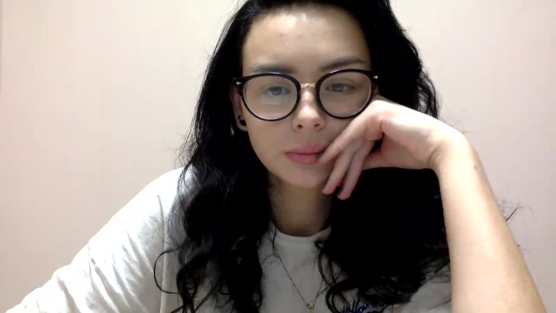 Gallery image thumbnail from EmilyJones's myfreecams stream on, 11/27/2024, 14:22 image 10 of 20