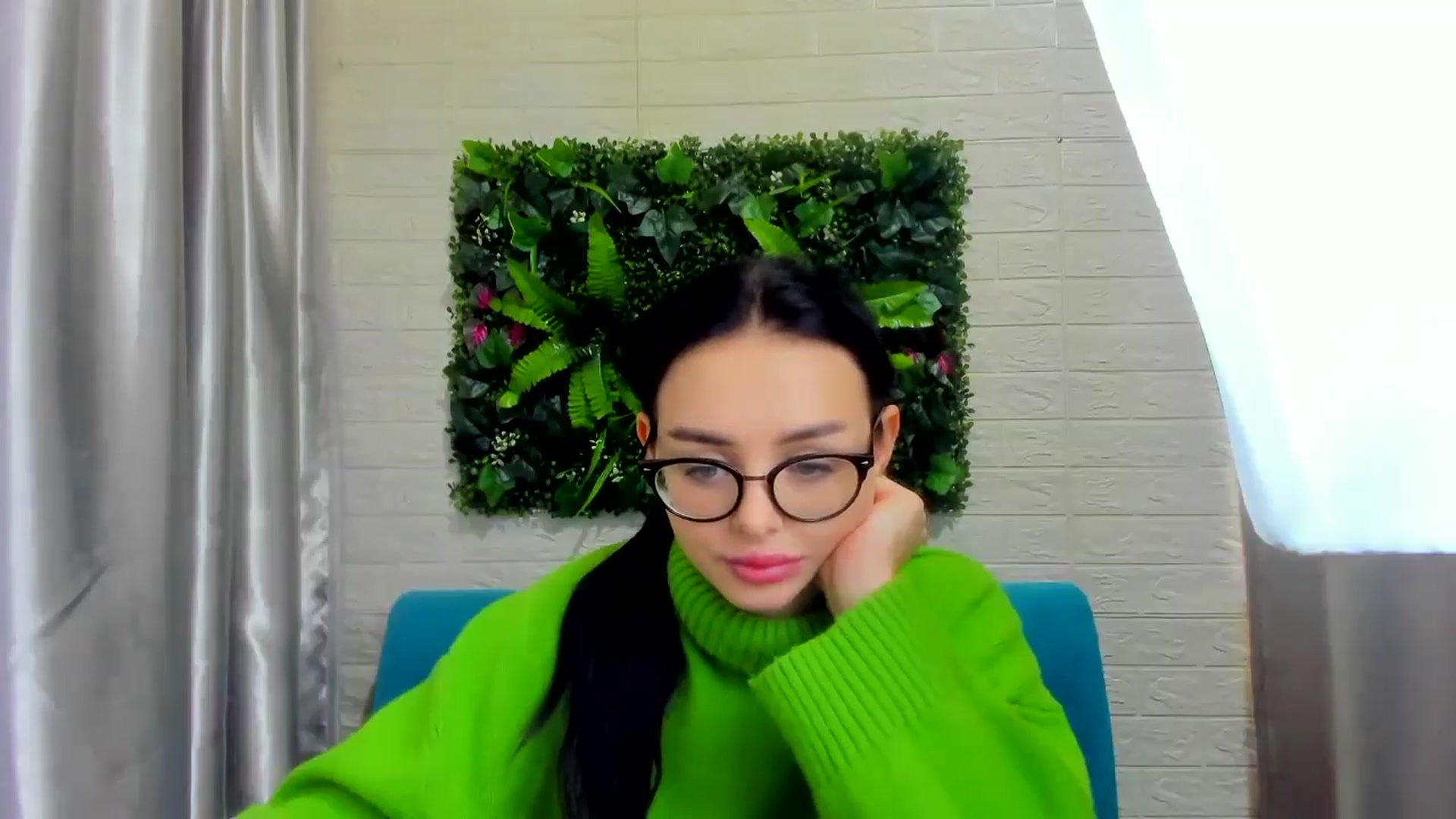 Gallery image thumbnail from EmilyJones's myfreecams stream on, 12/11/2024, 10:39 image 9 of 20