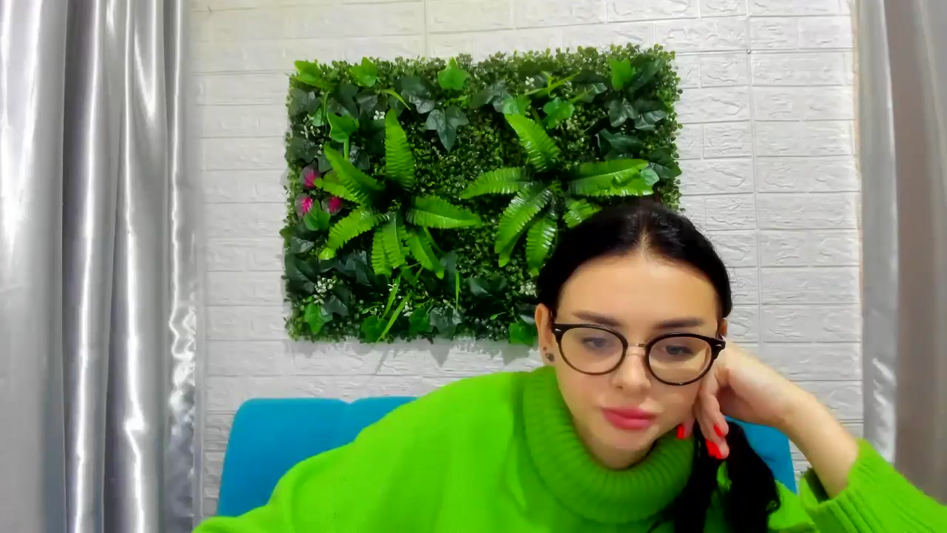 Gallery image thumbnail from EmilyJones's myfreecams stream on, 12/11/2024, 11:14 image 8 of 20