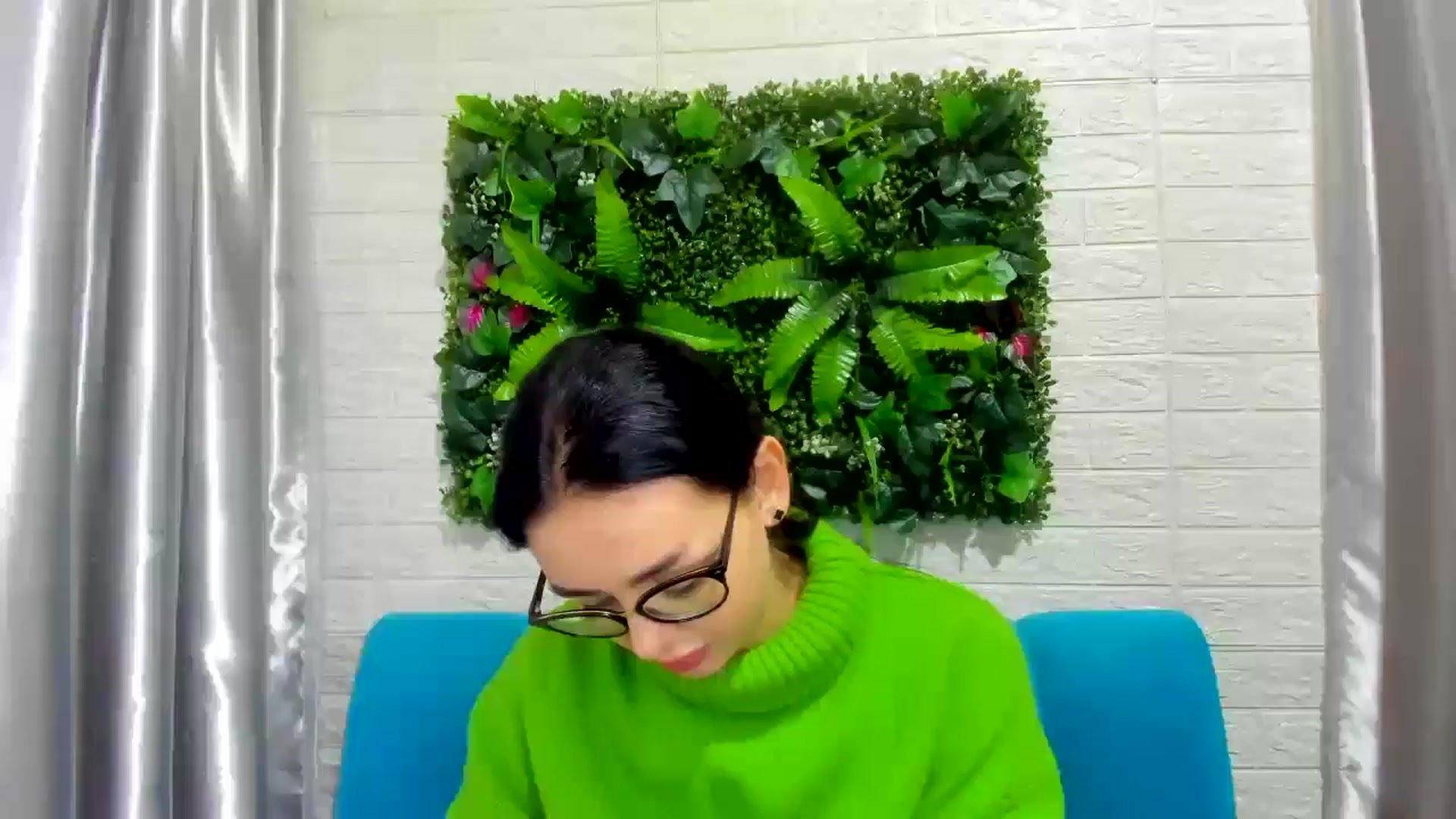 Gallery image thumbnail from EmilyJones's myfreecams stream on, 12/11/2024, 12:02 image 4 of 20