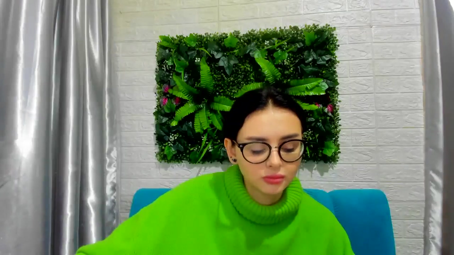 Gallery image thumbnail from EmilyJones's myfreecams stream on, 12/11/2024, 12:02 image 15 of 20