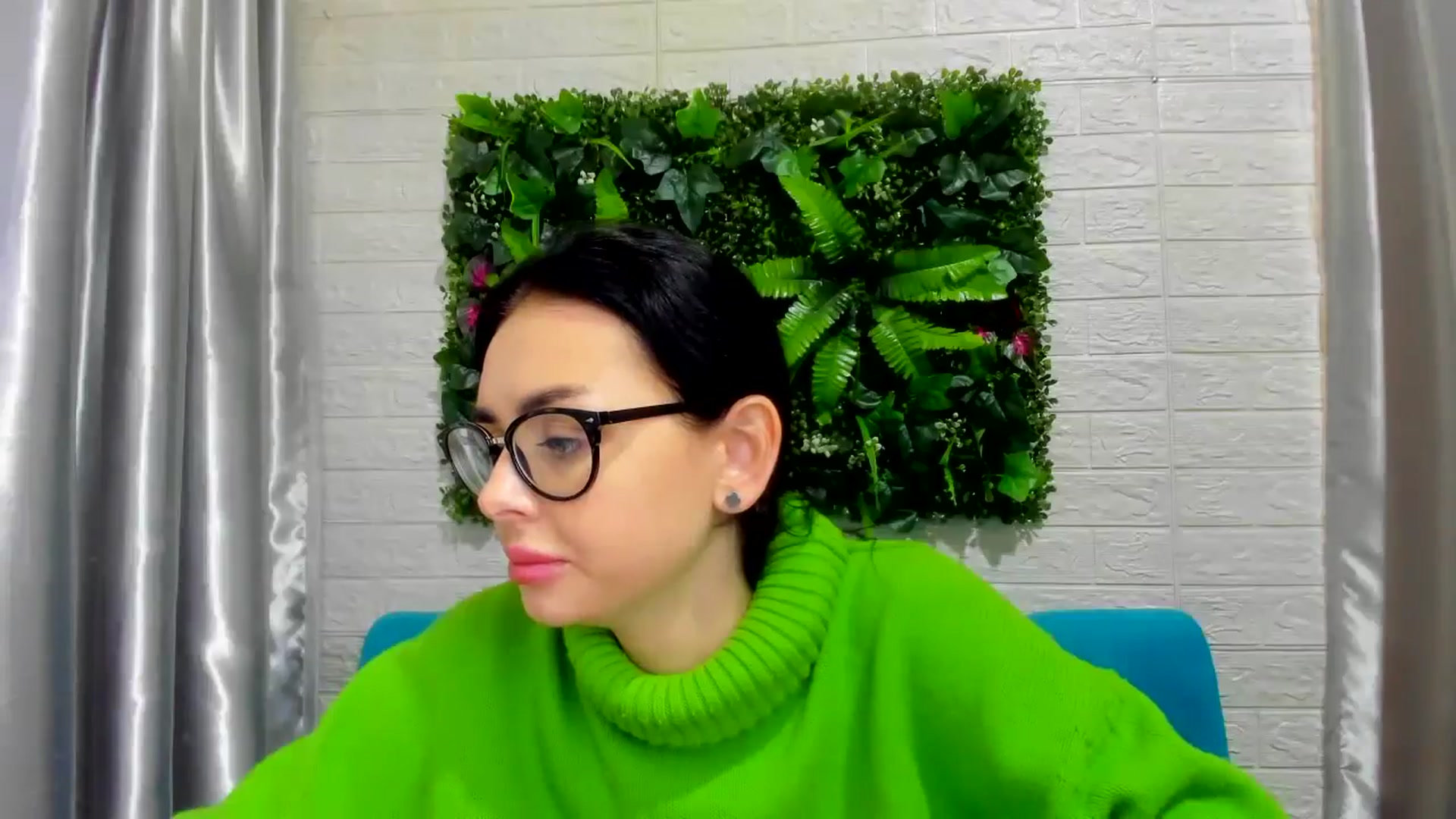 Gallery image thumbnail from EmilyJones's myfreecams stream on, 12/11/2024, 12:02 image 7 of 20