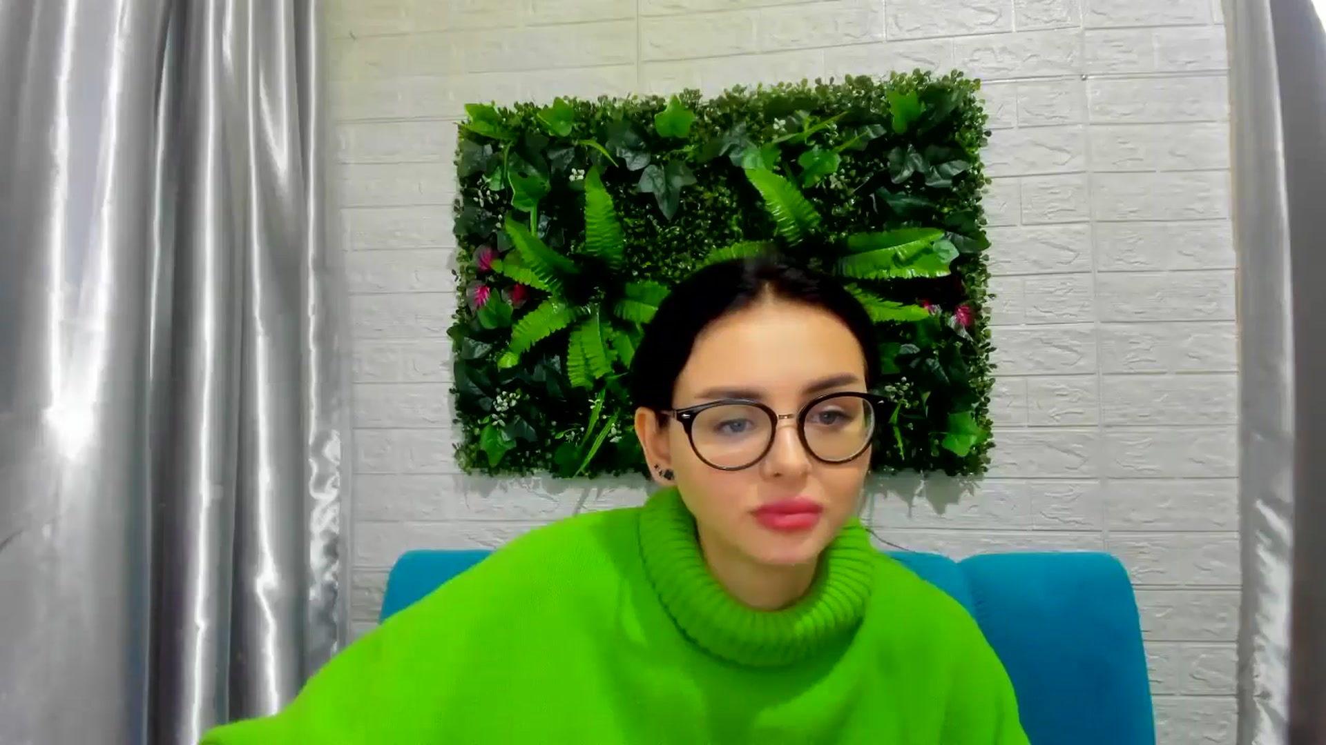 Gallery image thumbnail from EmilyJones's myfreecams stream on, 12/11/2024, 12:02 image 17 of 20