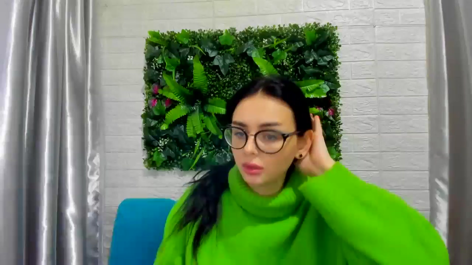 Gallery image thumbnail from EmilyJones's myfreecams stream on, 12/11/2024, 12:02 image 1 of 20