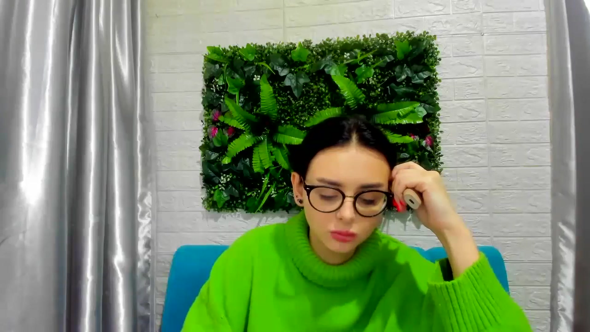 Gallery image thumbnail from EmilyJones's myfreecams stream on, 12/11/2024, 12:27 image 4 of 20