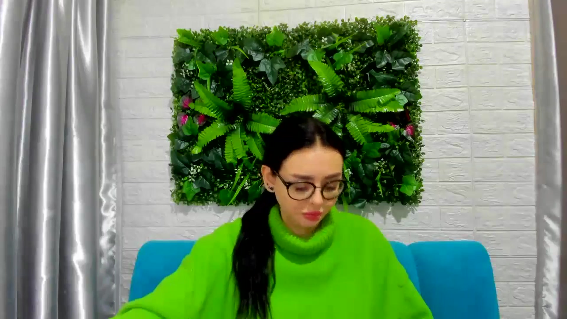 Gallery image thumbnail from EmilyJones's myfreecams stream on, 12/11/2024, 12:27 image 14 of 20