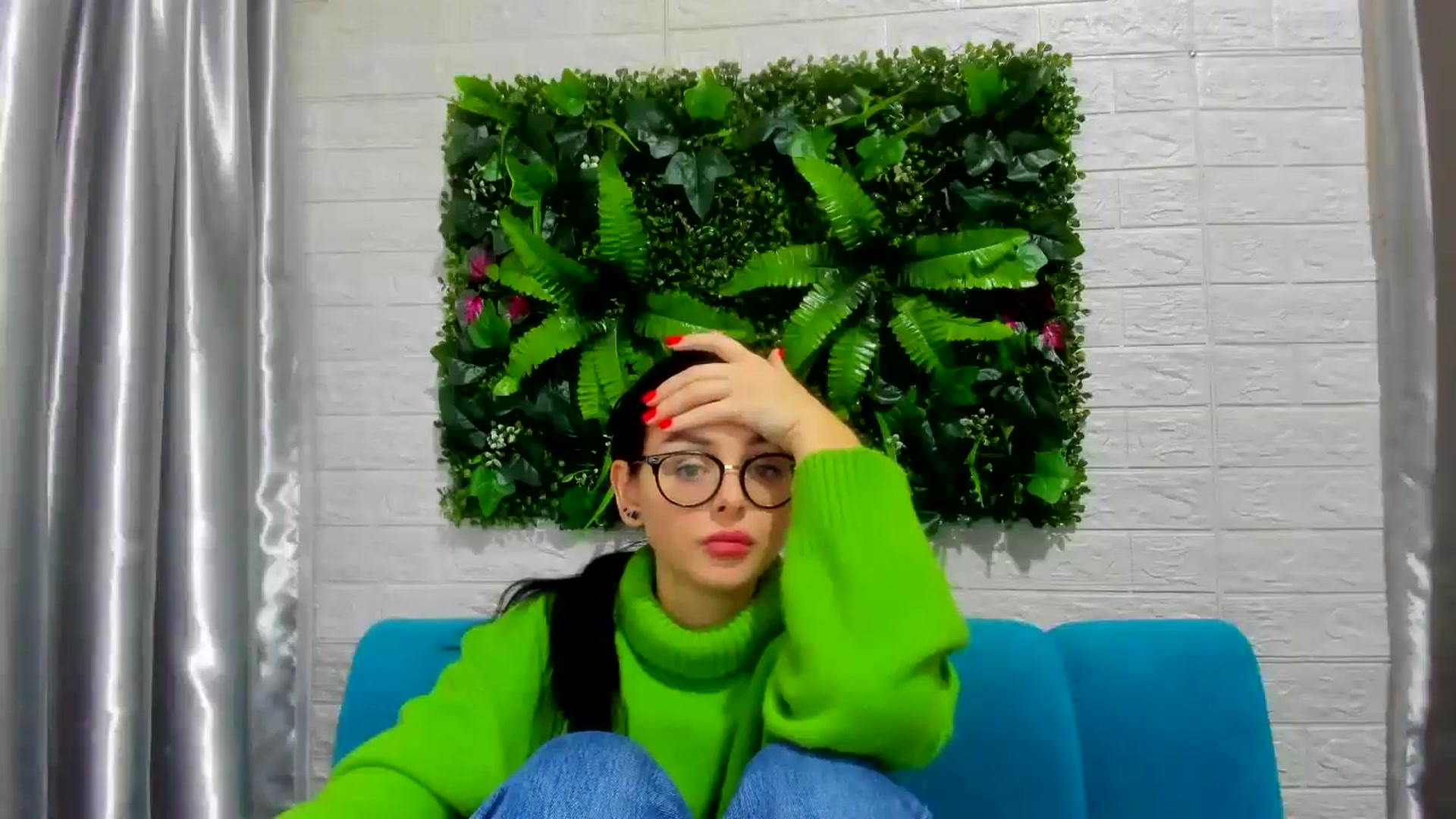 Gallery image thumbnail from EmilyJones's myfreecams stream on, 12/11/2024, 13:31 image 9 of 20
