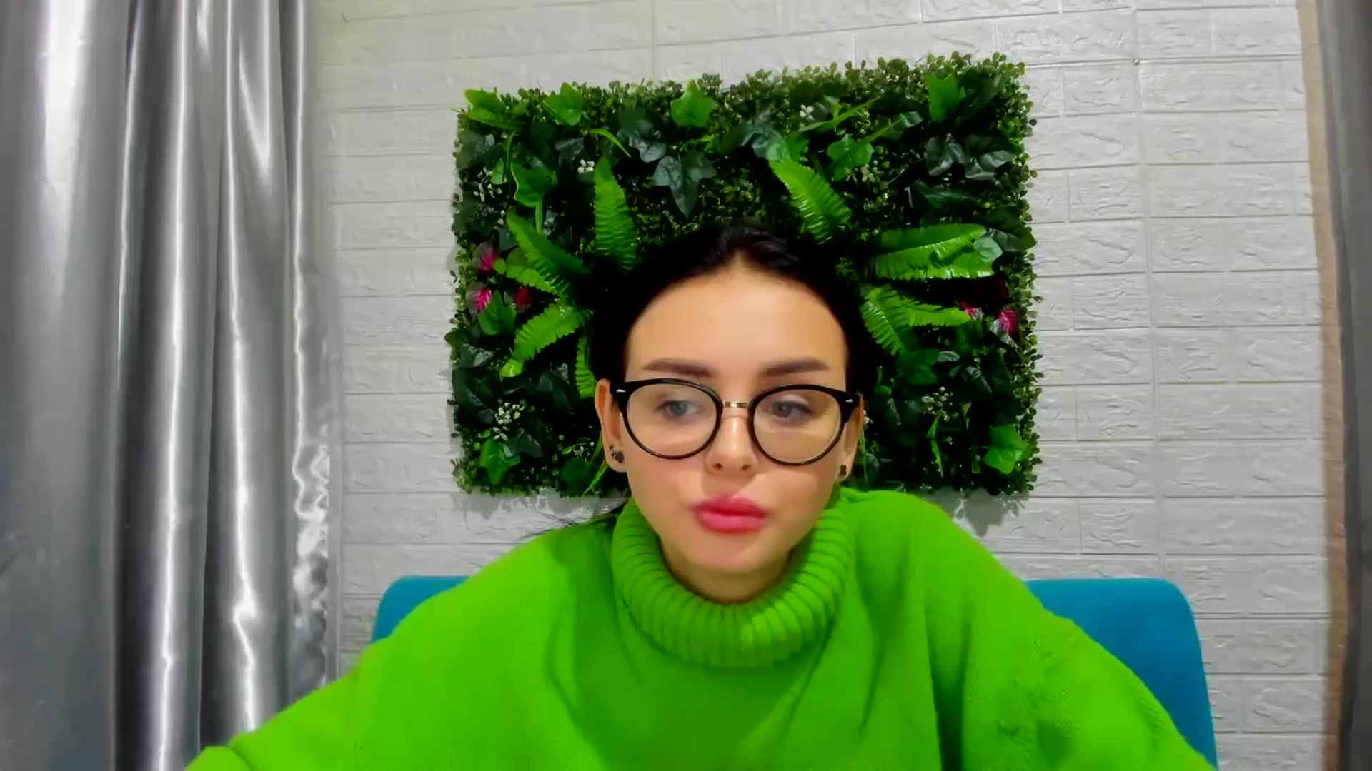 Gallery image thumbnail from EmilyJones's myfreecams stream on, 12/11/2024, 13:31 image 18 of 20