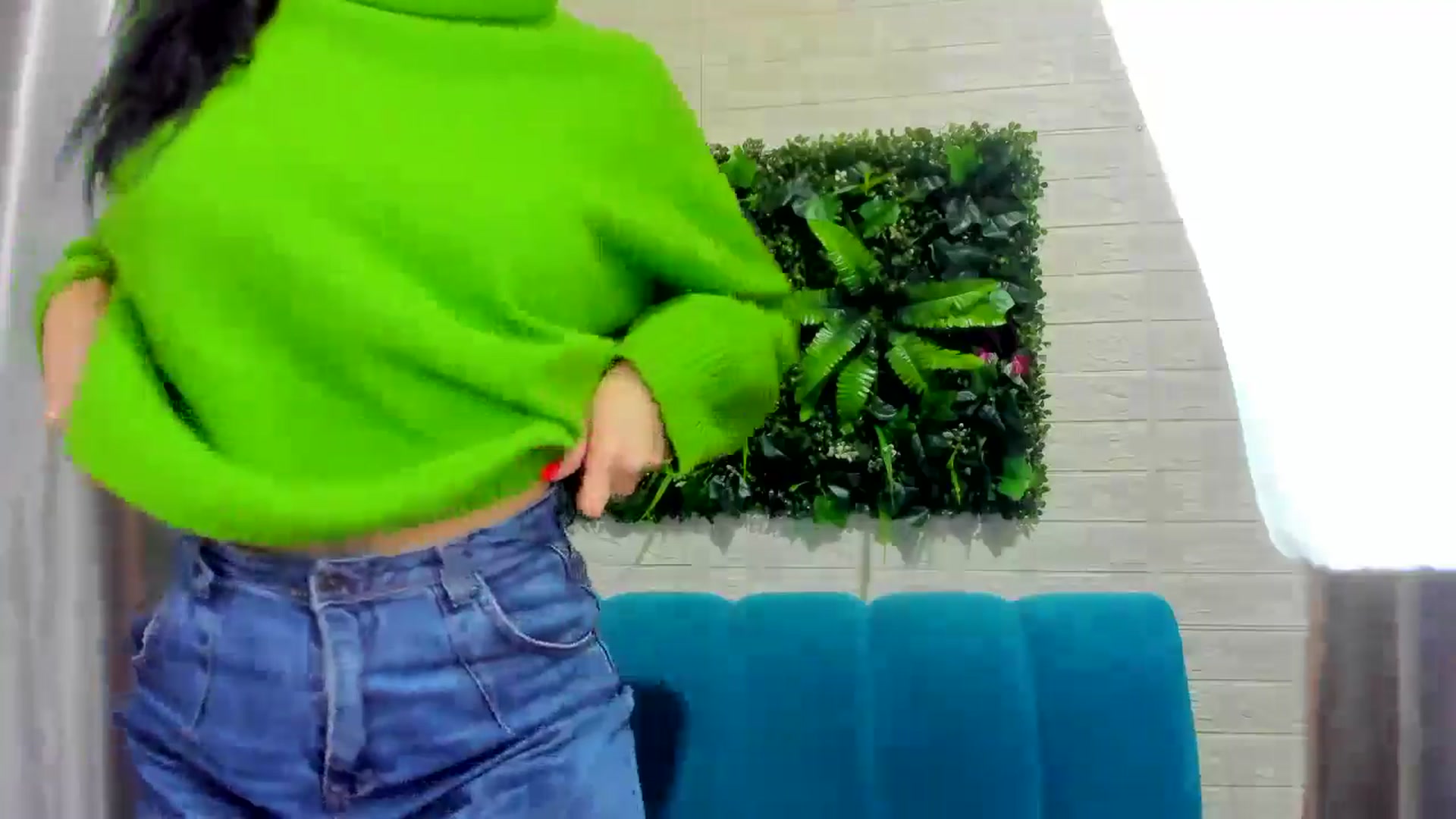 Gallery image thumbnail from EmilyJones's myfreecams stream on, 12/11/2024, 13:31 image 14 of 20