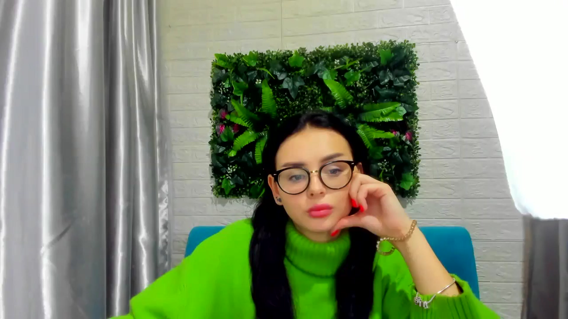 Gallery image thumbnail from EmilyJones's myfreecams stream on, 12/11/2024, 13:53 image 12 of 20