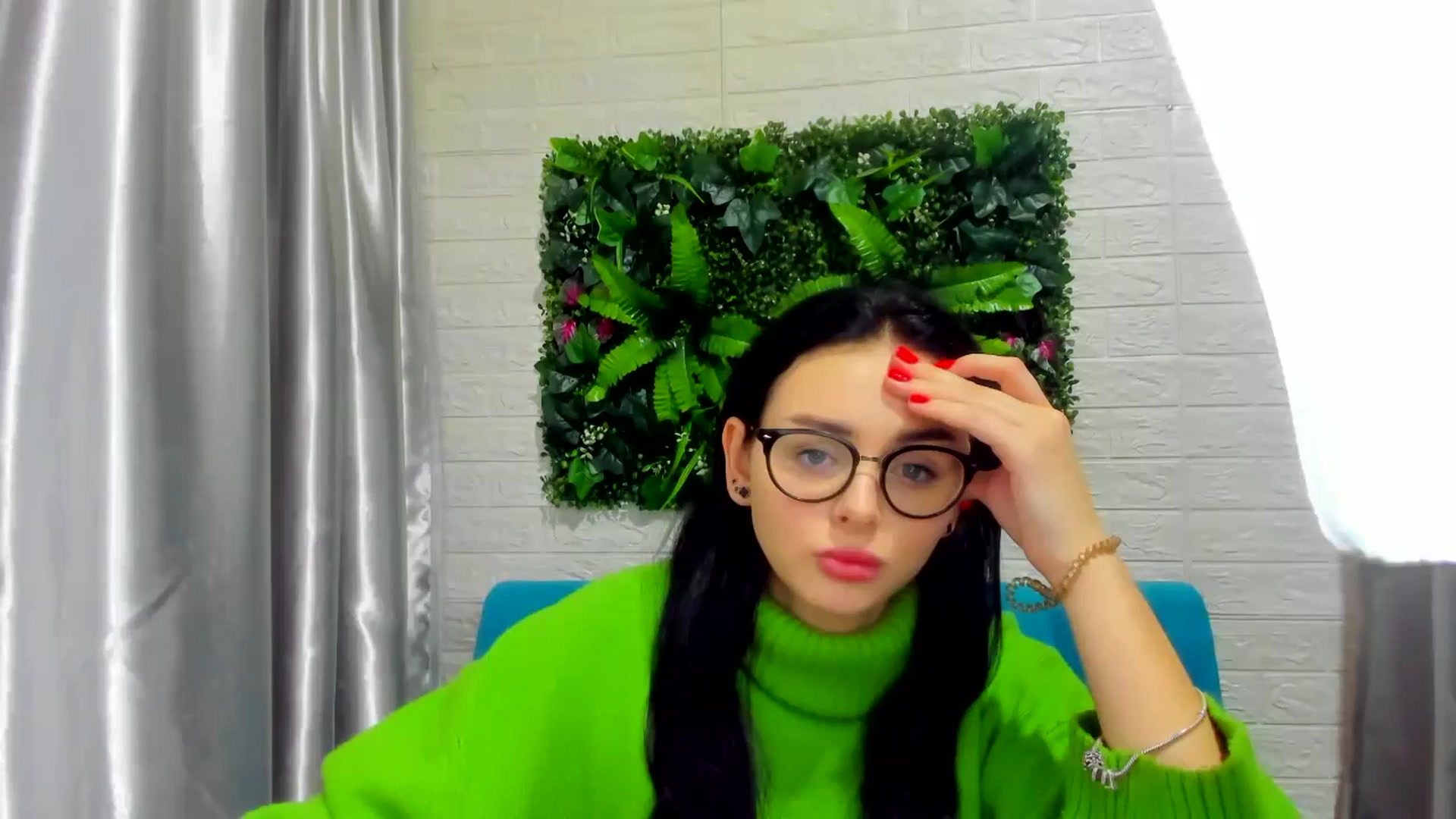 Gallery image thumbnail from EmilyJones's myfreecams stream on, 12/11/2024, 13:53 image 10 of 20