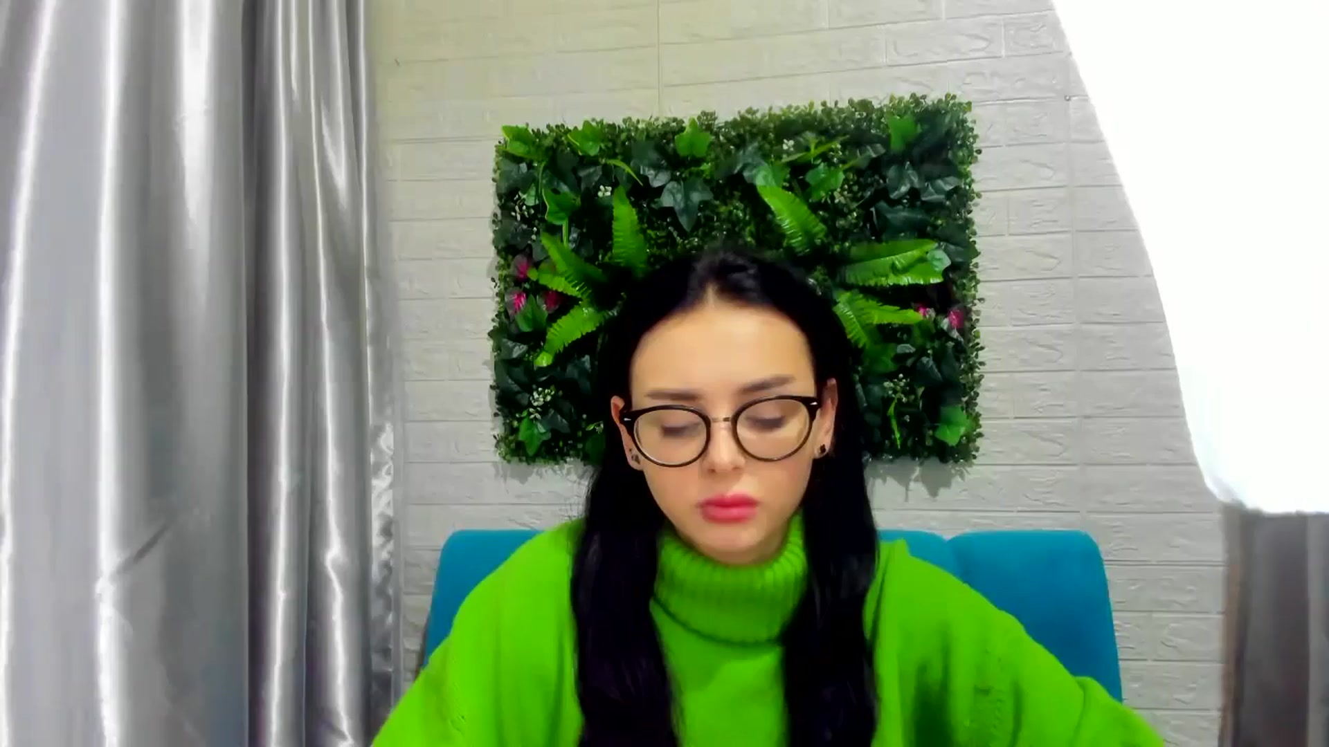 Gallery image thumbnail from EmilyJones's myfreecams stream on, 12/11/2024, 13:53 image 9 of 20