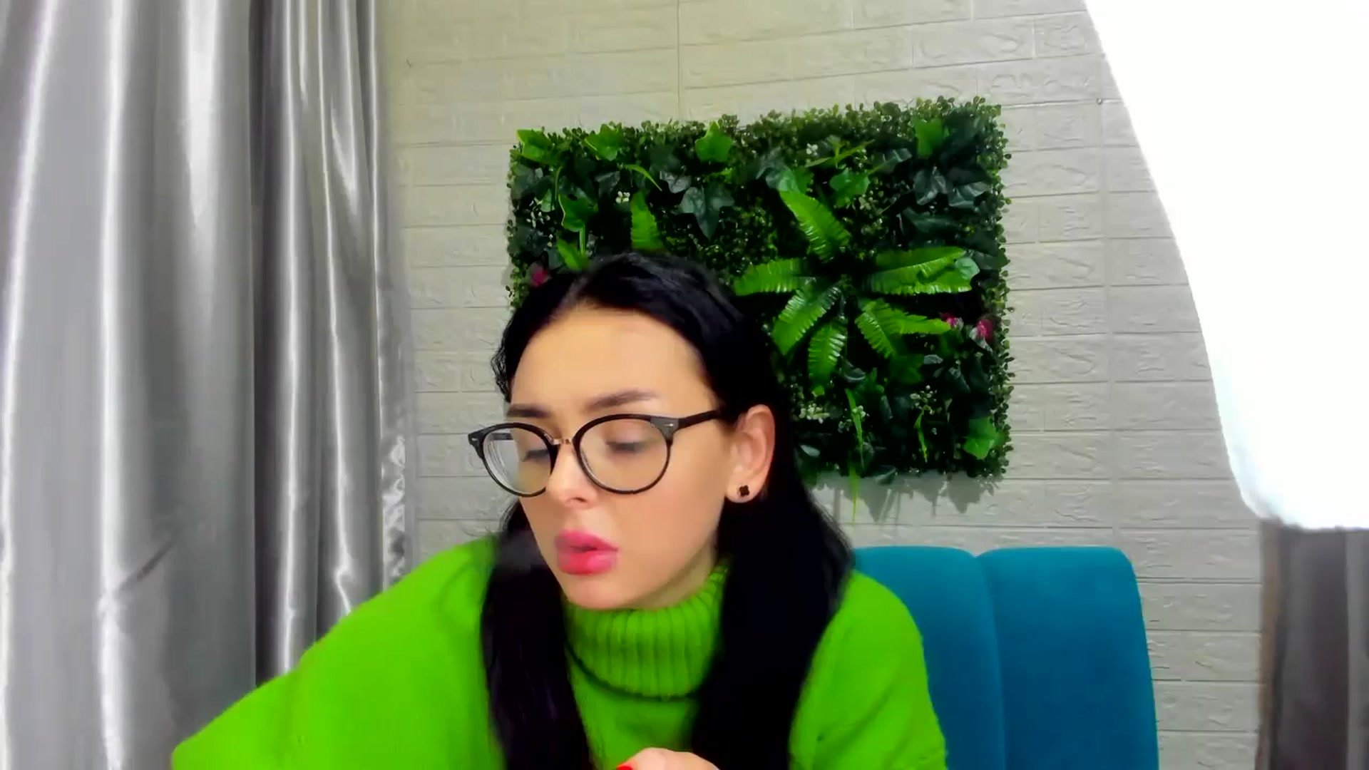 Gallery image thumbnail from EmilyJones's myfreecams stream on, 12/11/2024, 13:53 image 14 of 20