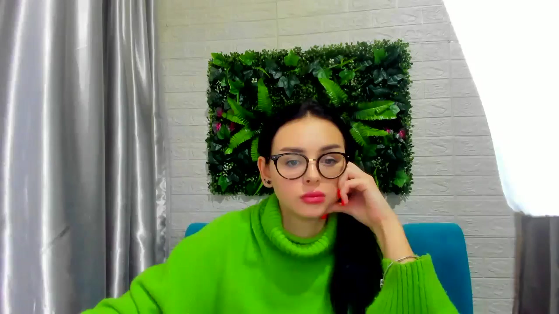 Gallery image thumbnail from EmilyJones's myfreecams stream on, 12/11/2024, 13:53 image 1 of 20