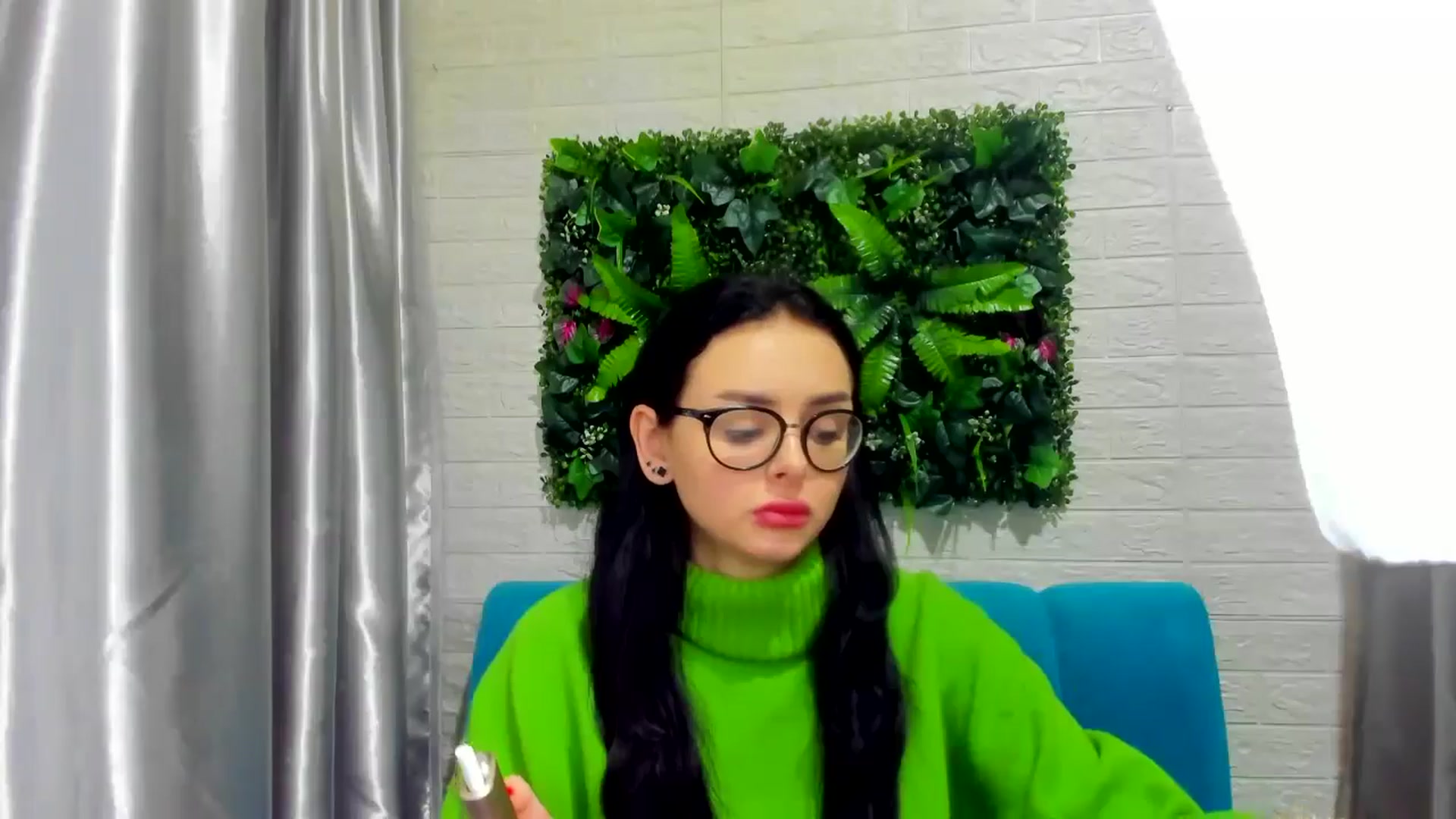 Gallery image thumbnail from EmilyJones's myfreecams stream on, 12/11/2024, 13:53 image 13 of 20