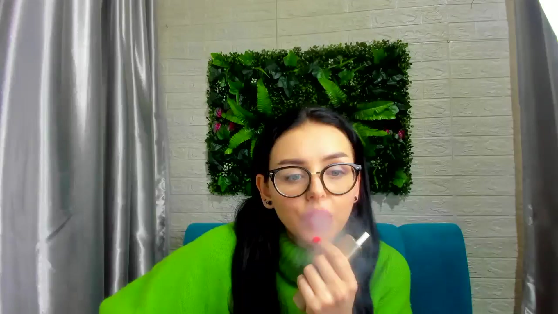 Gallery image thumbnail from EmilyJones's myfreecams stream on, 12/11/2024, 13:53 image 18 of 20