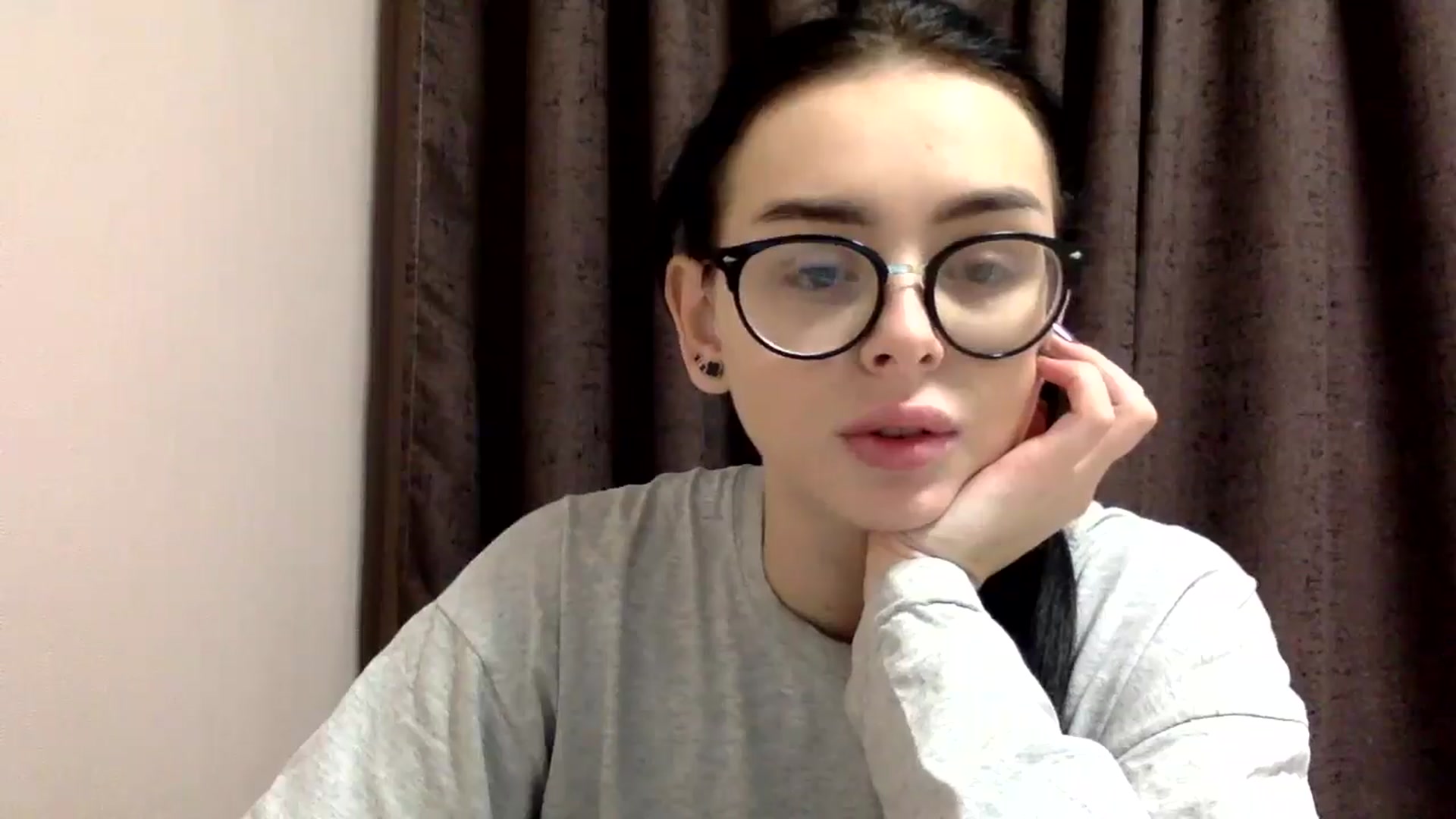 Gallery image thumbnail from EmilyJones's myfreecams stream on, 12/23/2024, 14:04 image 17 of 20