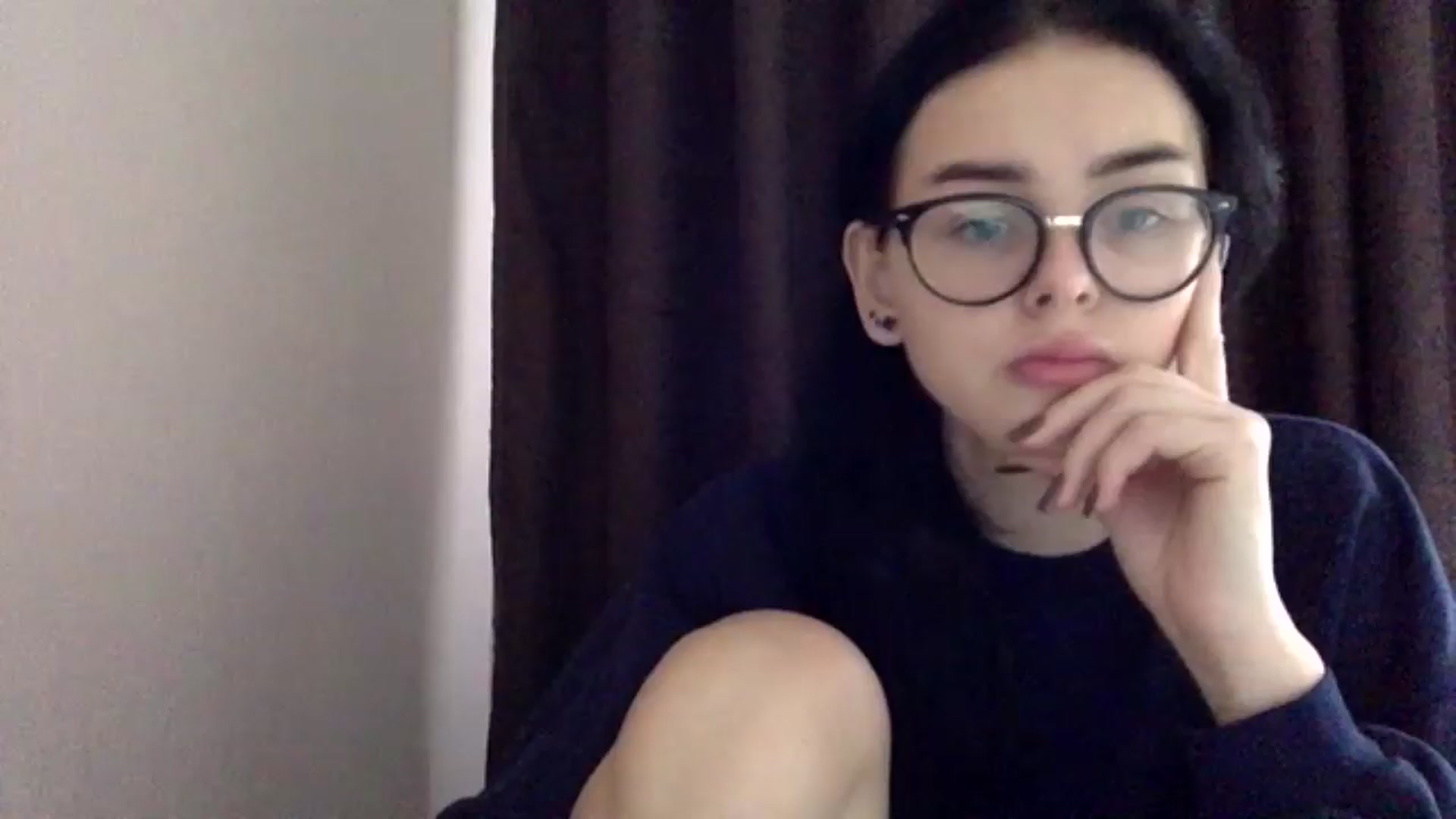 Gallery image thumbnail from EmilyJones's myfreecams stream on, 12/24/2024, 13:11 image 16 of 20