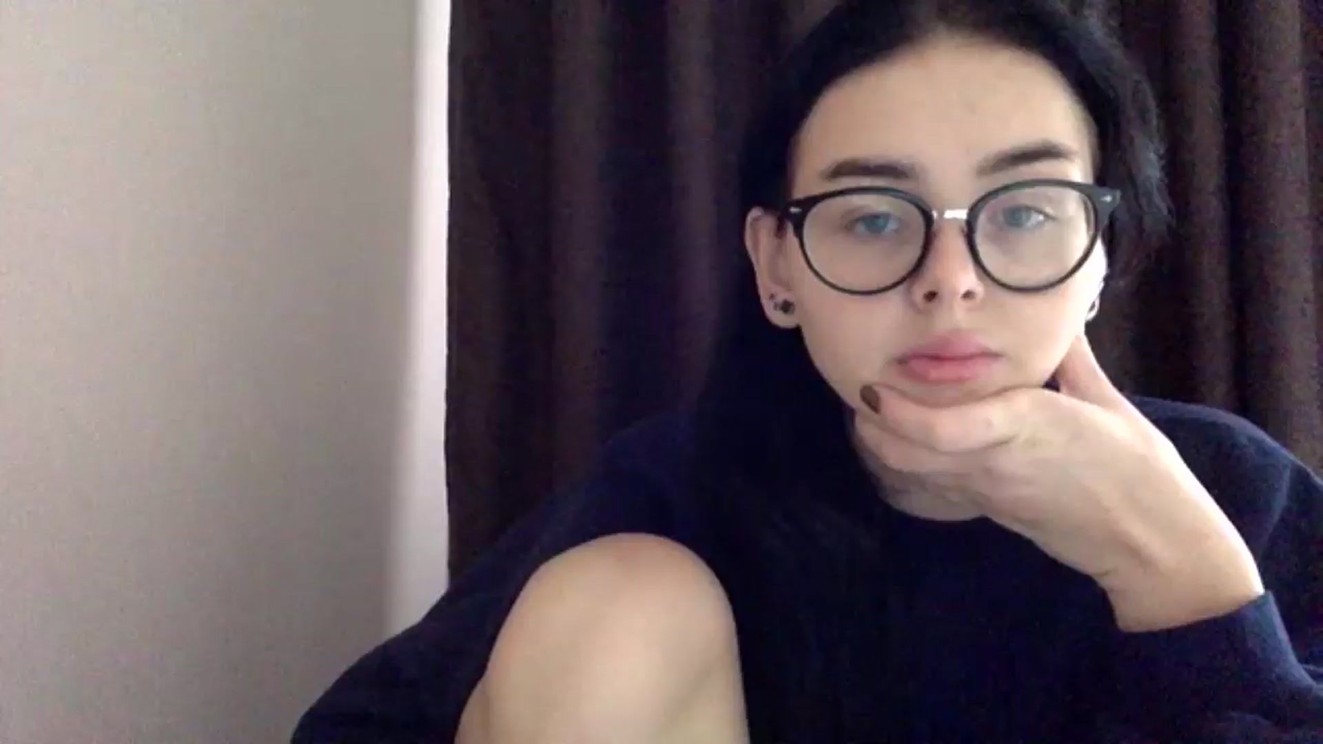 Gallery image thumbnail from EmilyJones's myfreecams stream on, 12/24/2024, 13:11 image 13 of 20