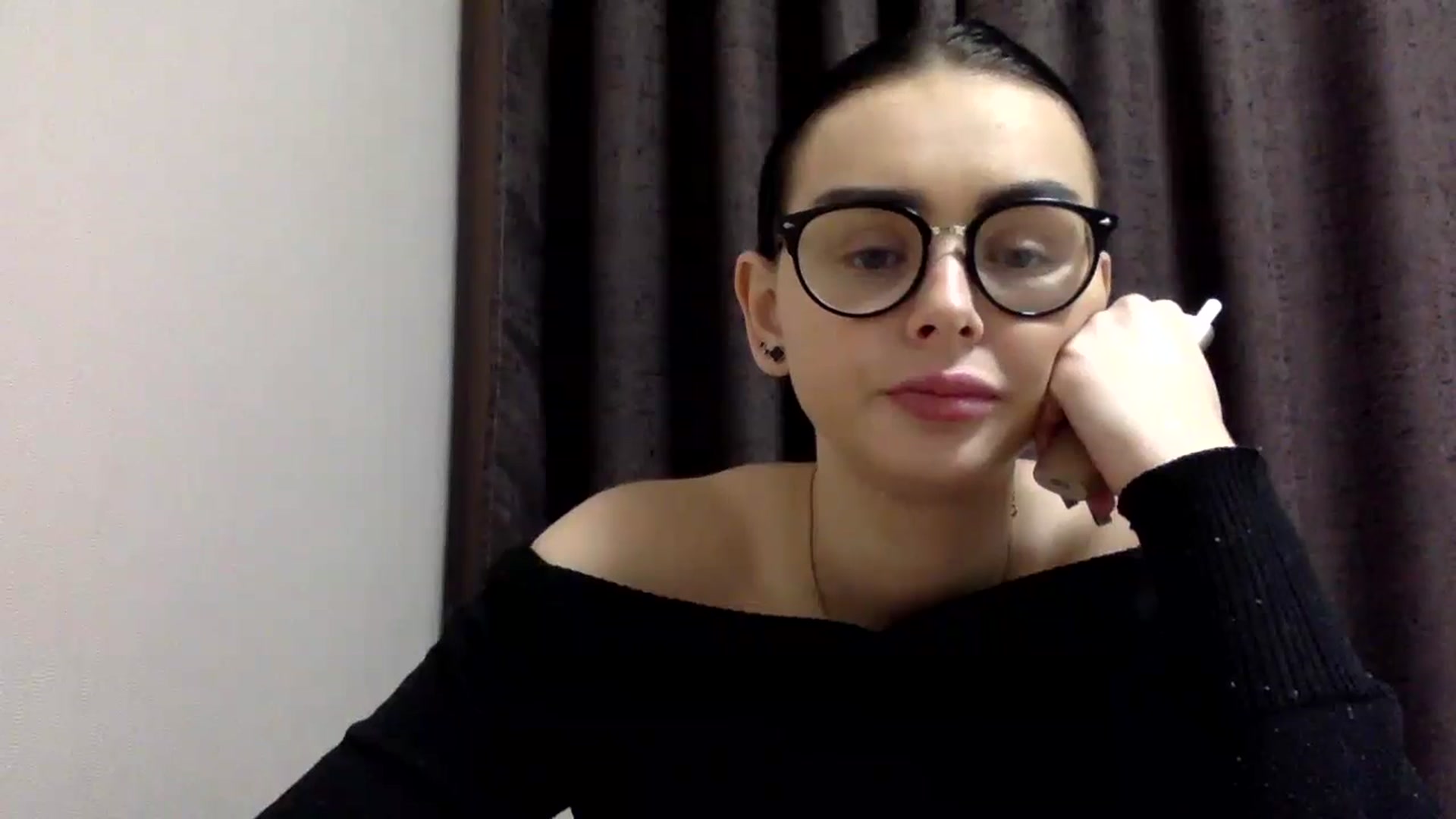 Gallery image thumbnail from EmilyJones's myfreecams stream on, 12/26/2024, 13:23 image 12 of 20