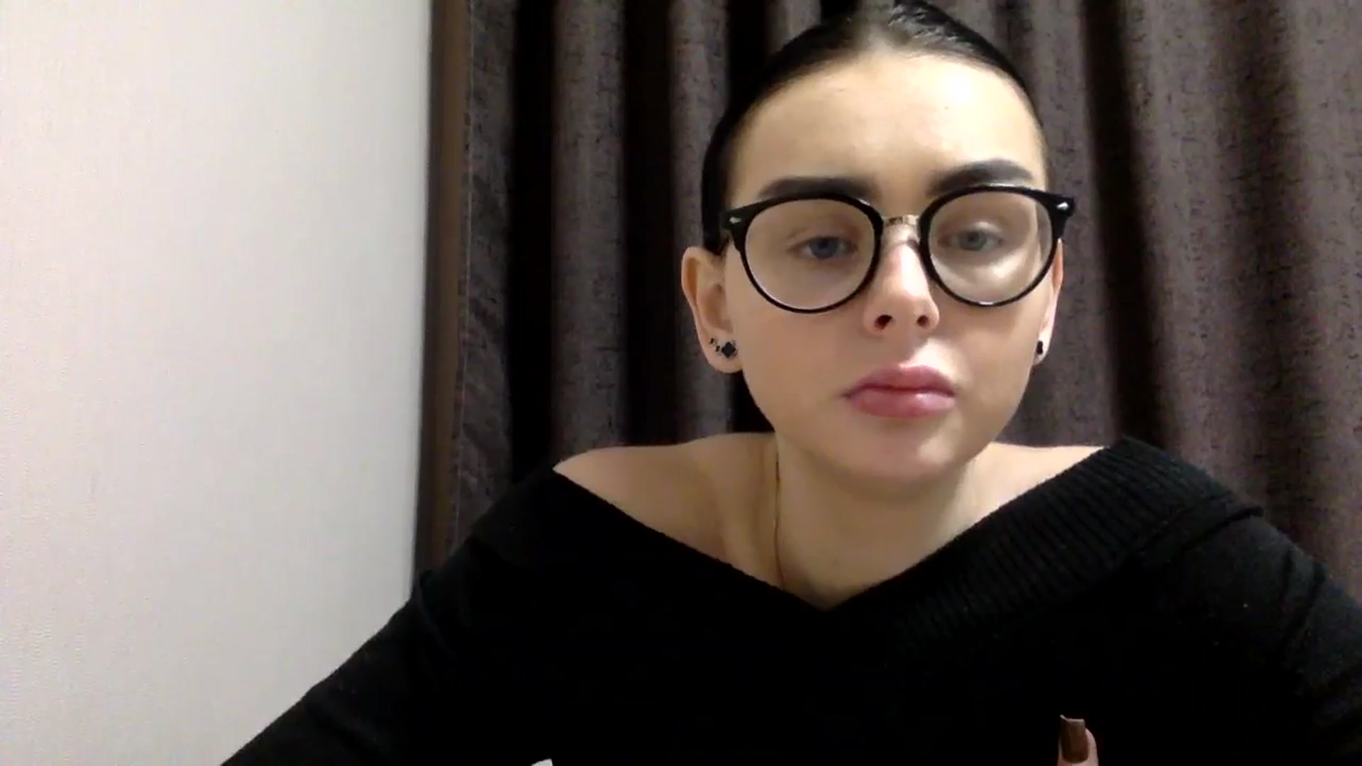 Gallery image thumbnail from EmilyJones's myfreecams stream on, 12/26/2024, 13:23 image 16 of 20