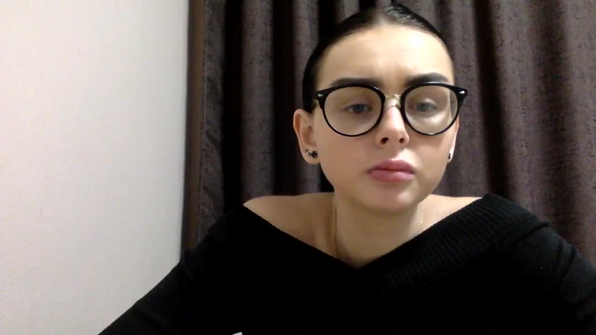 Gallery image thumbnail from EmilyJones's myfreecams stream on, 12/26/2024, 13:23 image 17 of 20