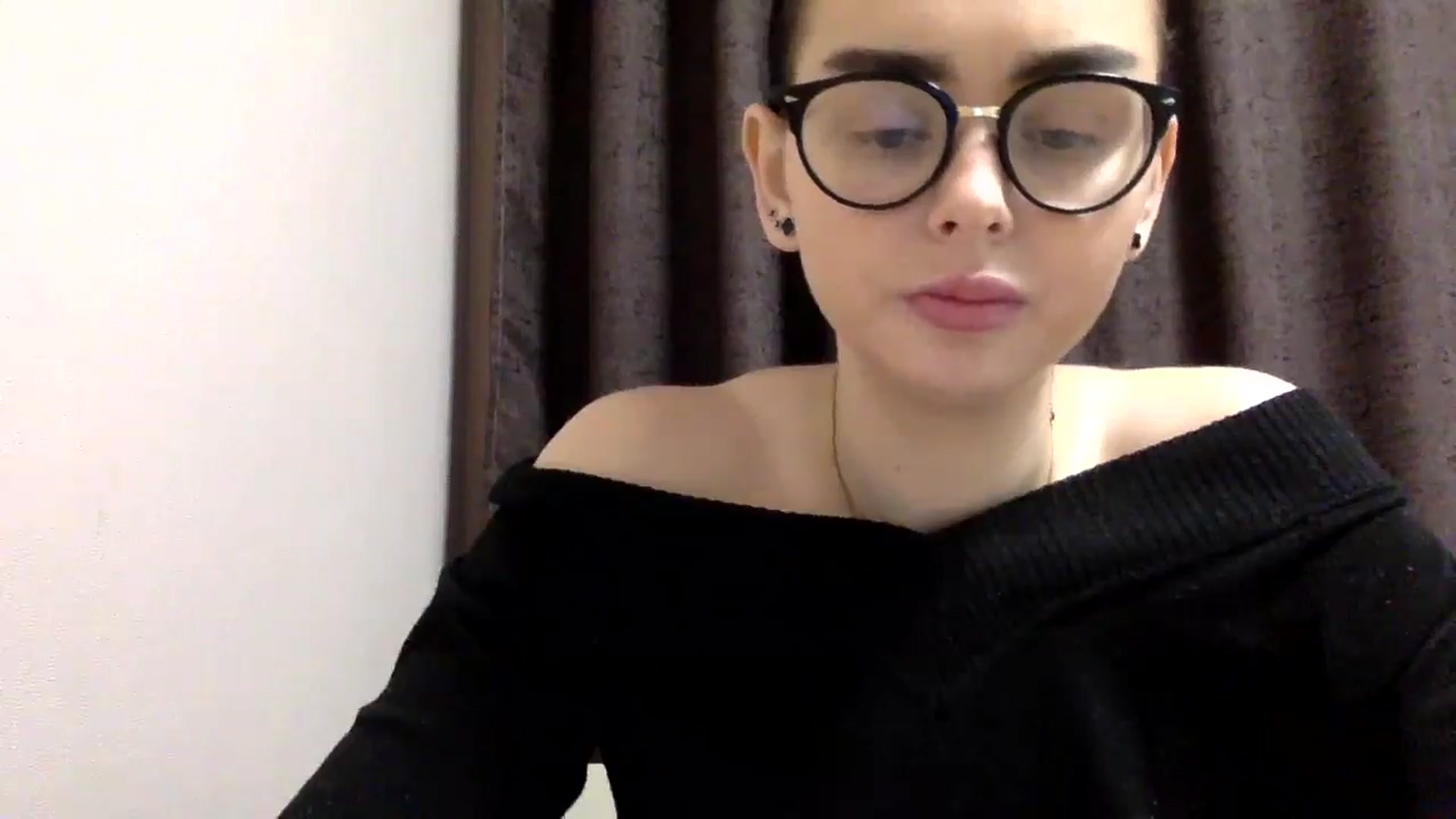 Gallery image thumbnail from EmilyJones's myfreecams stream on, 12/26/2024, 13:23 image 14 of 20