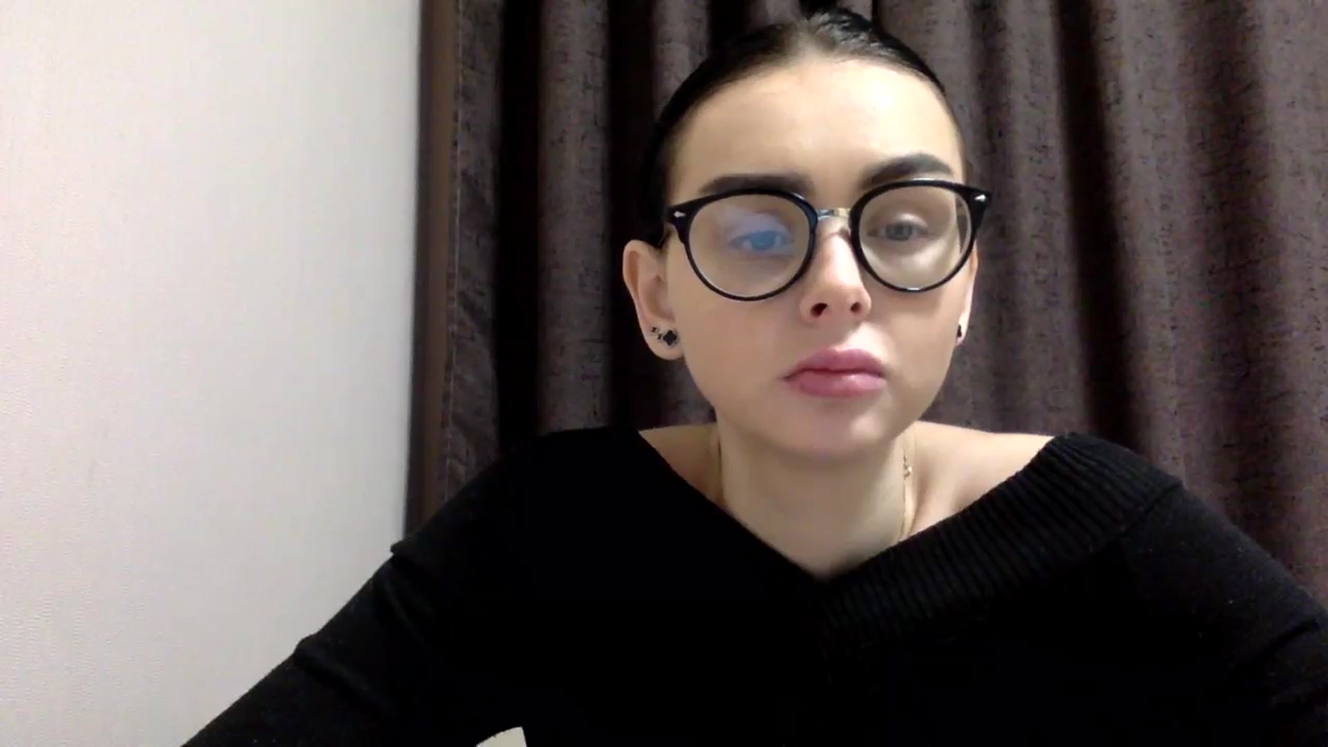 Gallery image thumbnail from EmilyJones's myfreecams stream on, 12/26/2024, 13:23 image 6 of 20