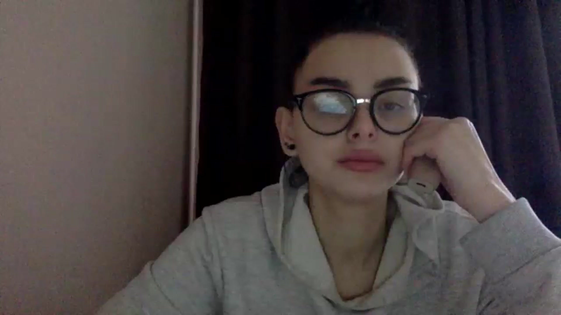 Gallery image thumbnail from EmilyJones's myfreecams stream on, 12/27/2024, 09:11 image 9 of 20