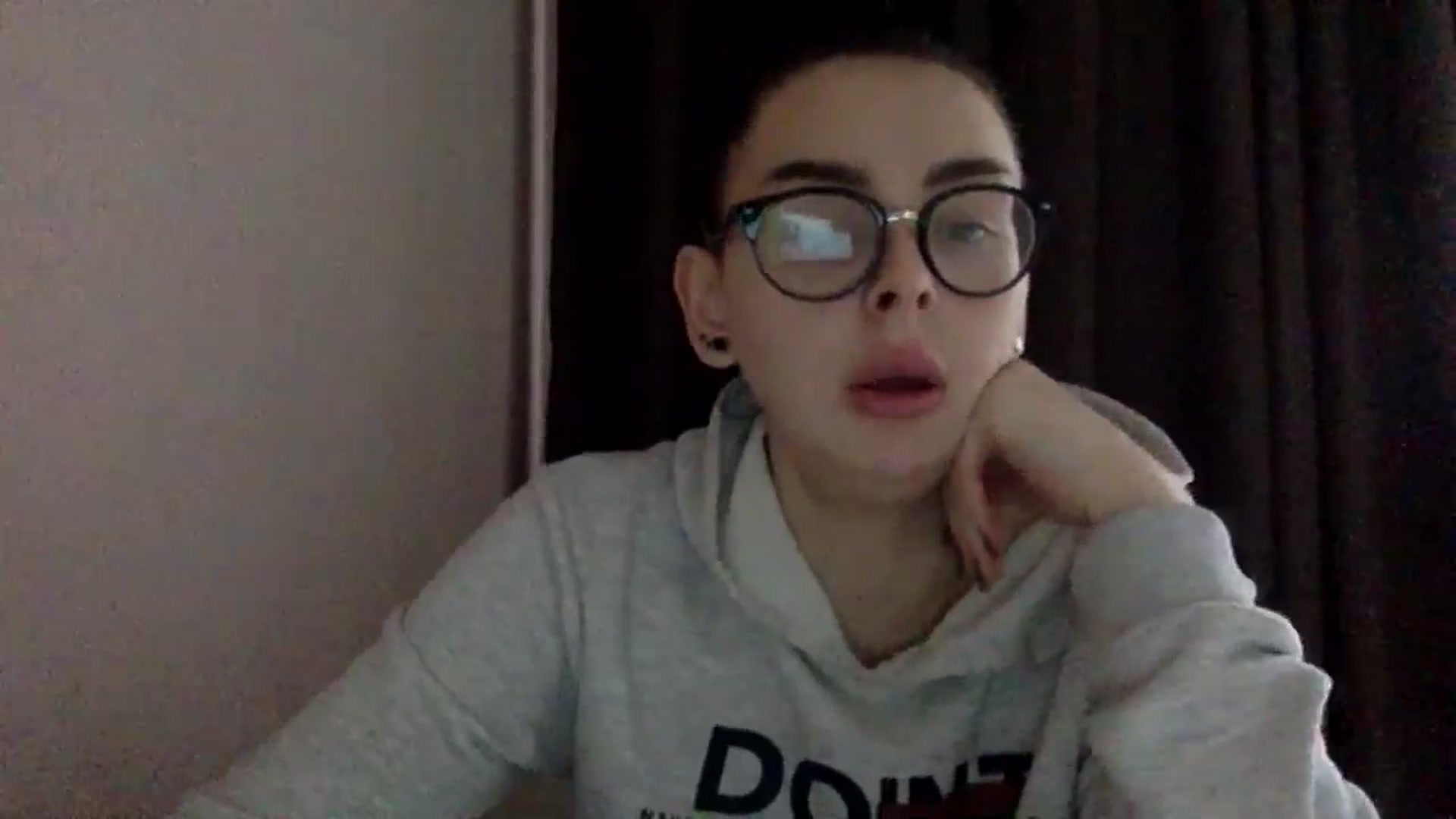 Gallery image thumbnail from EmilyJones's myfreecams stream on, 12/27/2024, 09:11 image 15 of 20