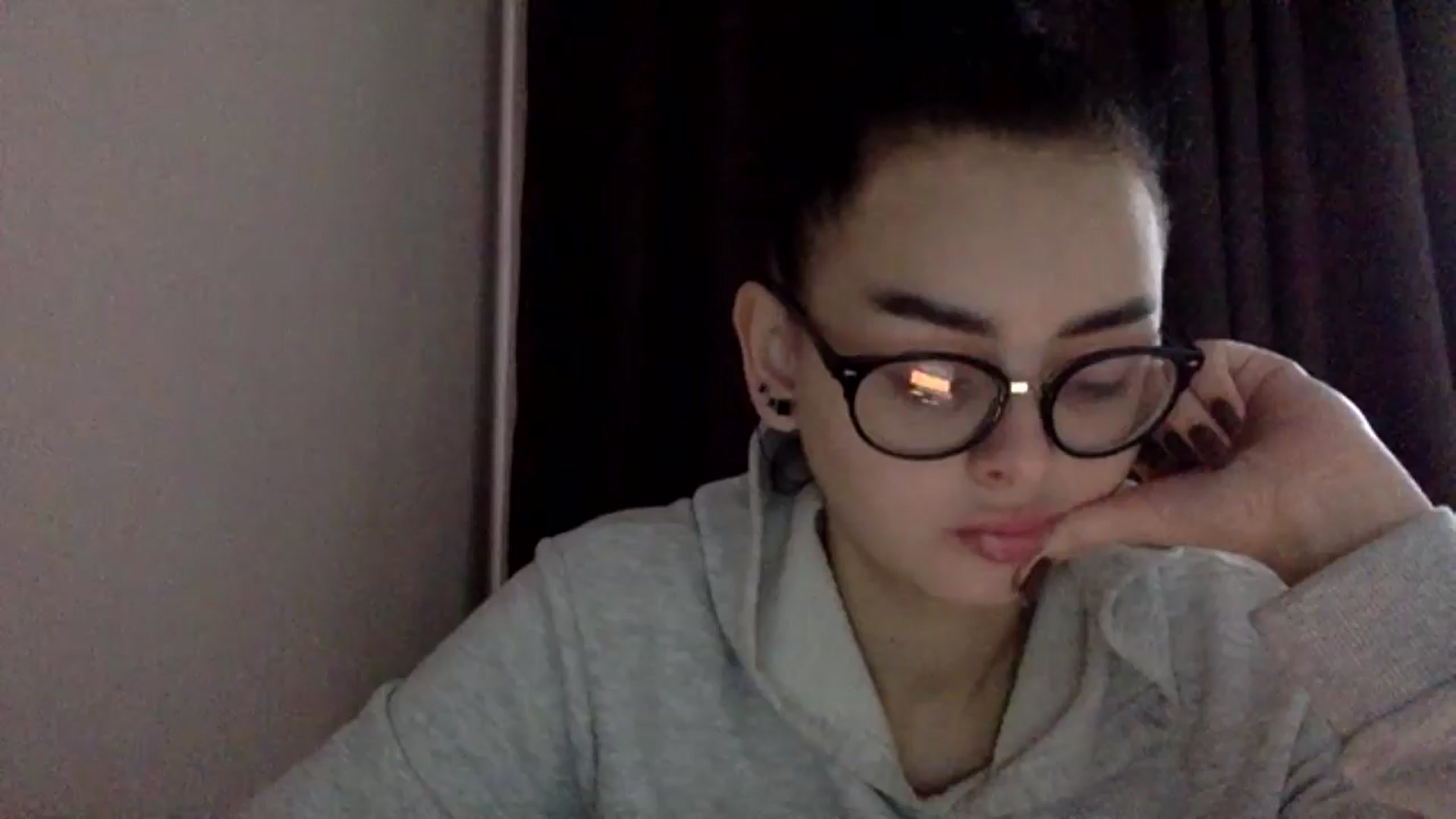Gallery image thumbnail from EmilyJones's myfreecams stream on, 12/27/2024, 09:11 image 12 of 20