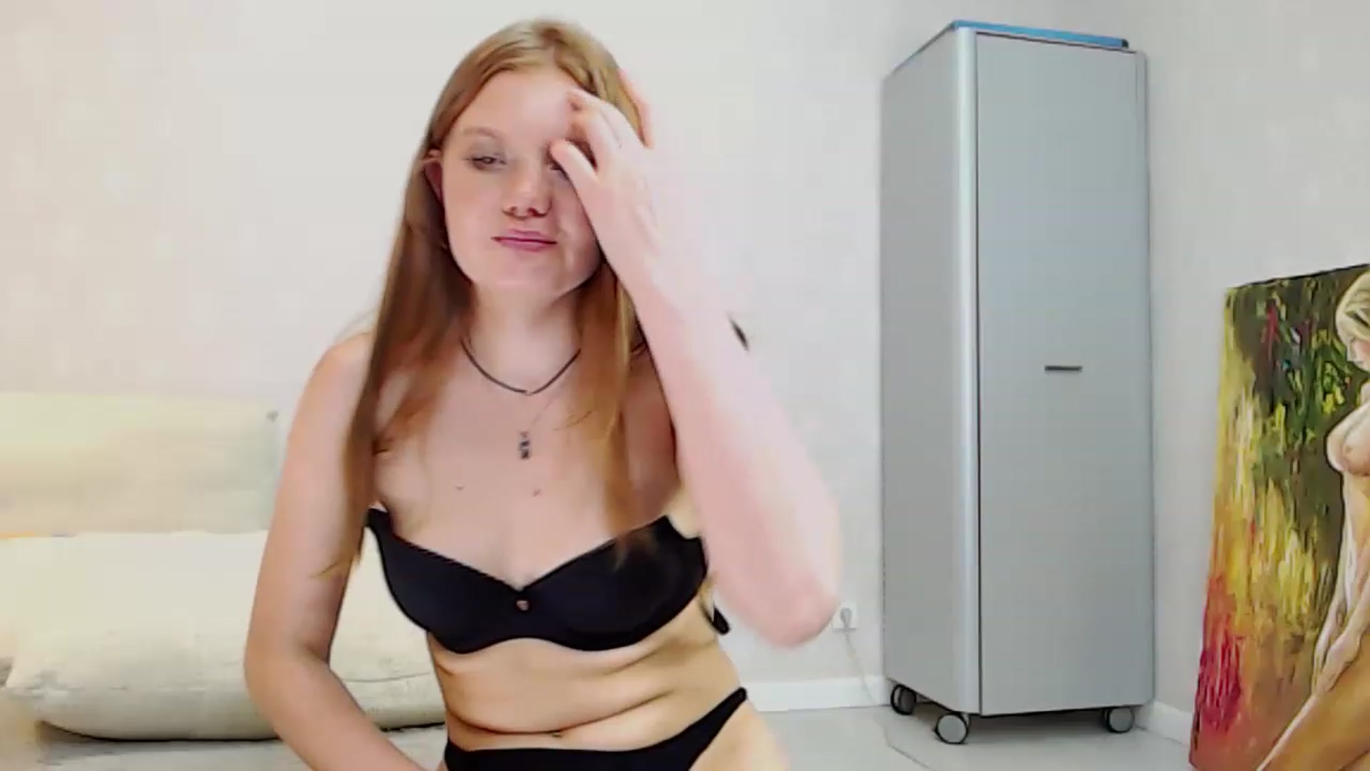 Gallery image thumbnail from EmilyKlar's myfreecams stream on, 07/02/2023, 15:04 image 8 of 20