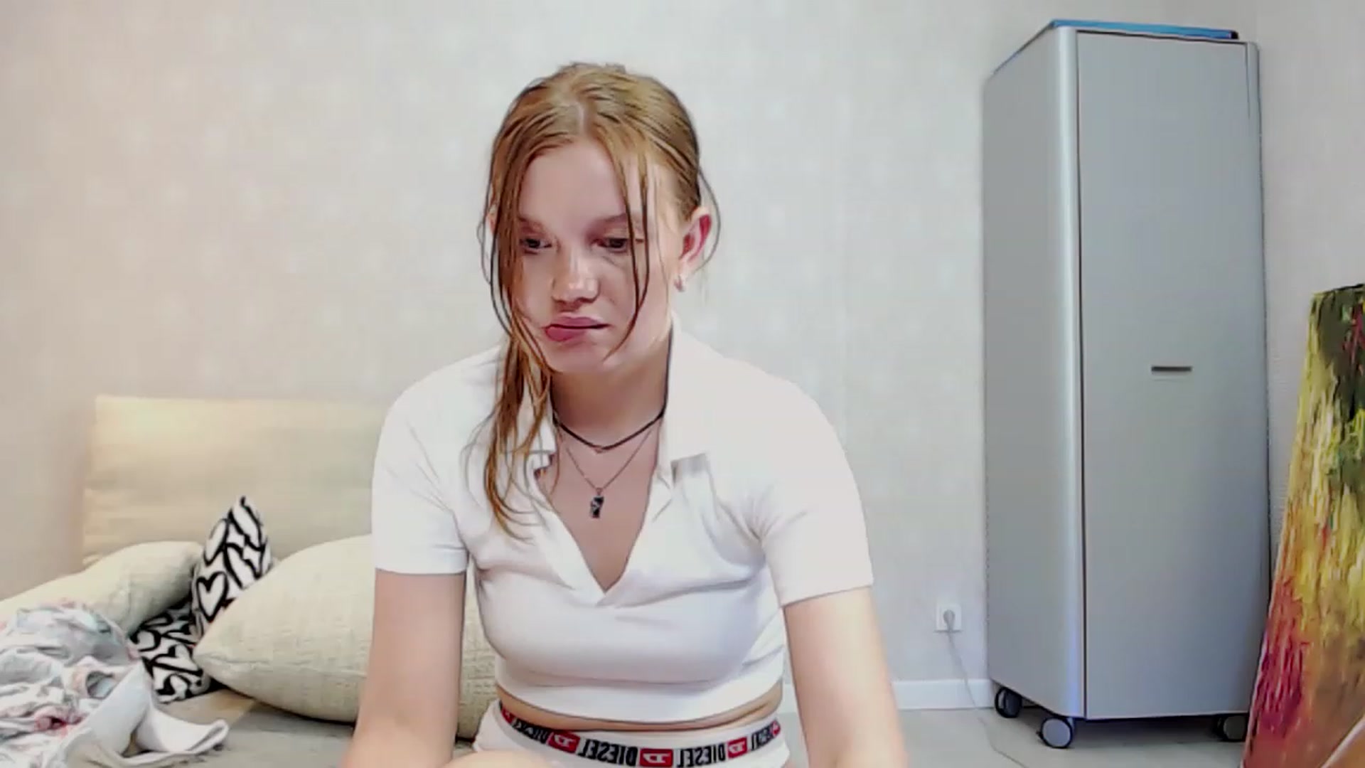 Gallery image thumbnail from EmilyKlar's myfreecams stream on, 07/03/2023, 11:08 image 18 of 20
