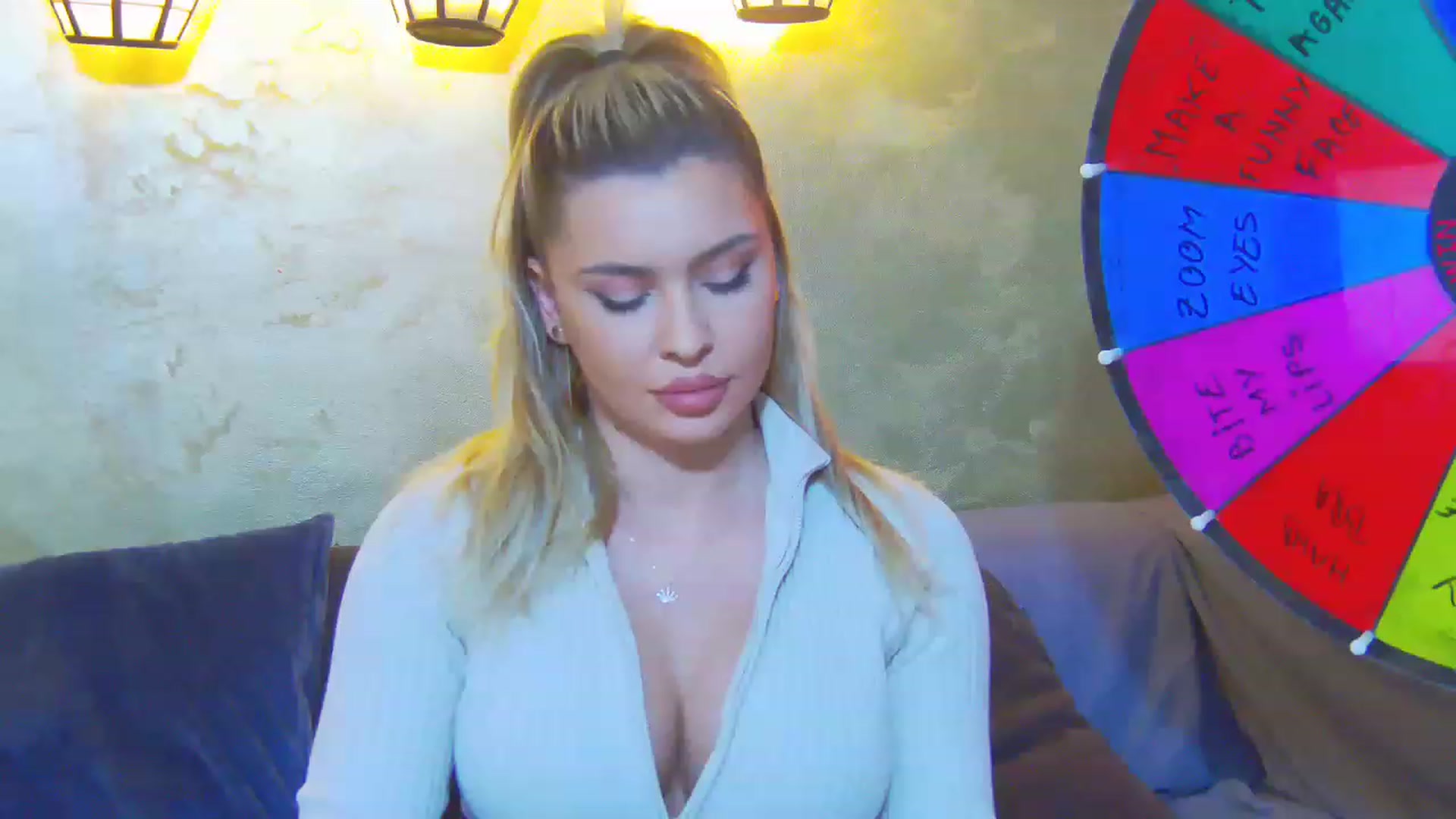 Gallery image thumbnail from EmilyLax's myfreecams stream on, 05/10/2023, 14:31 image 3 of 20