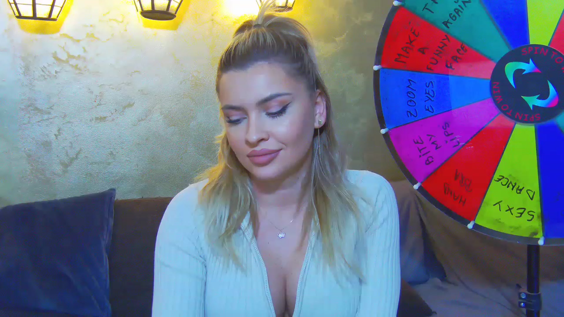 Gallery image thumbnail from EmilyLax's myfreecams stream on, 05/10/2023, 14:31 image 9 of 20