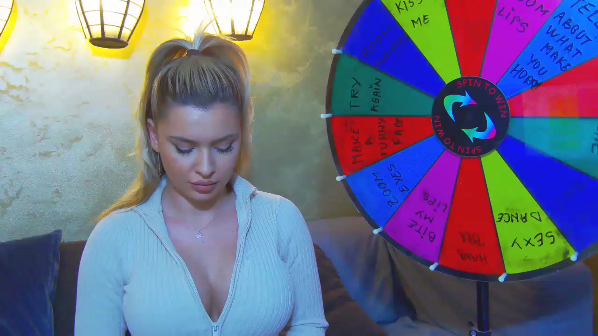 Gallery image thumbnail from EmilyLax's myfreecams stream on, 05/10/2023, 14:31 image 17 of 20