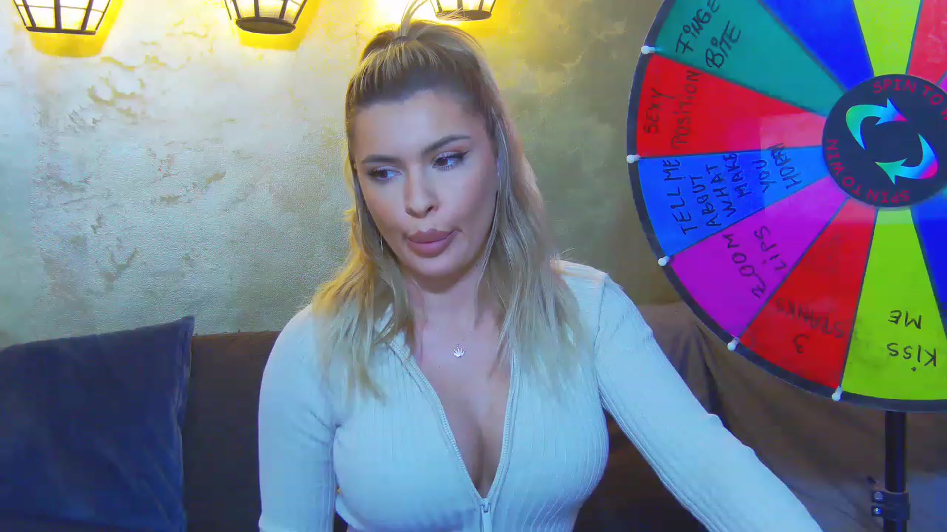 Gallery image thumbnail from EmilyLax's myfreecams stream on, 05/10/2023, 14:31 image 11 of 20