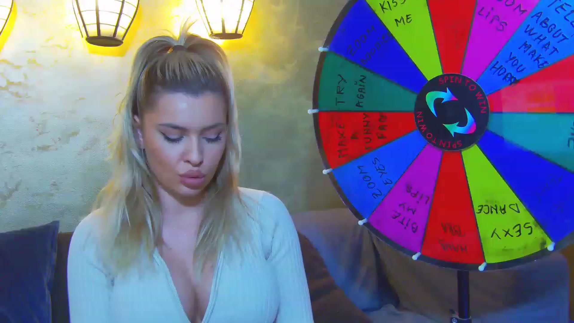 Gallery image thumbnail from EmilyLax's myfreecams stream on, 05/10/2023, 14:31 image 19 of 20