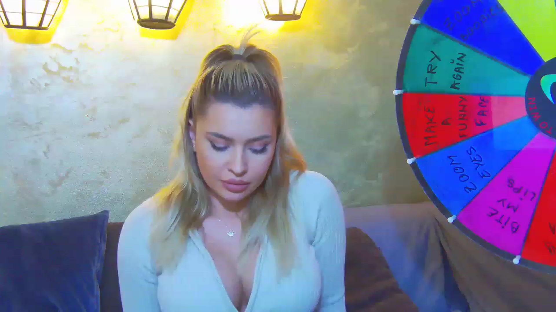 Gallery image thumbnail from EmilyLax's myfreecams stream on, 05/10/2023, 15:00 image 3 of 20