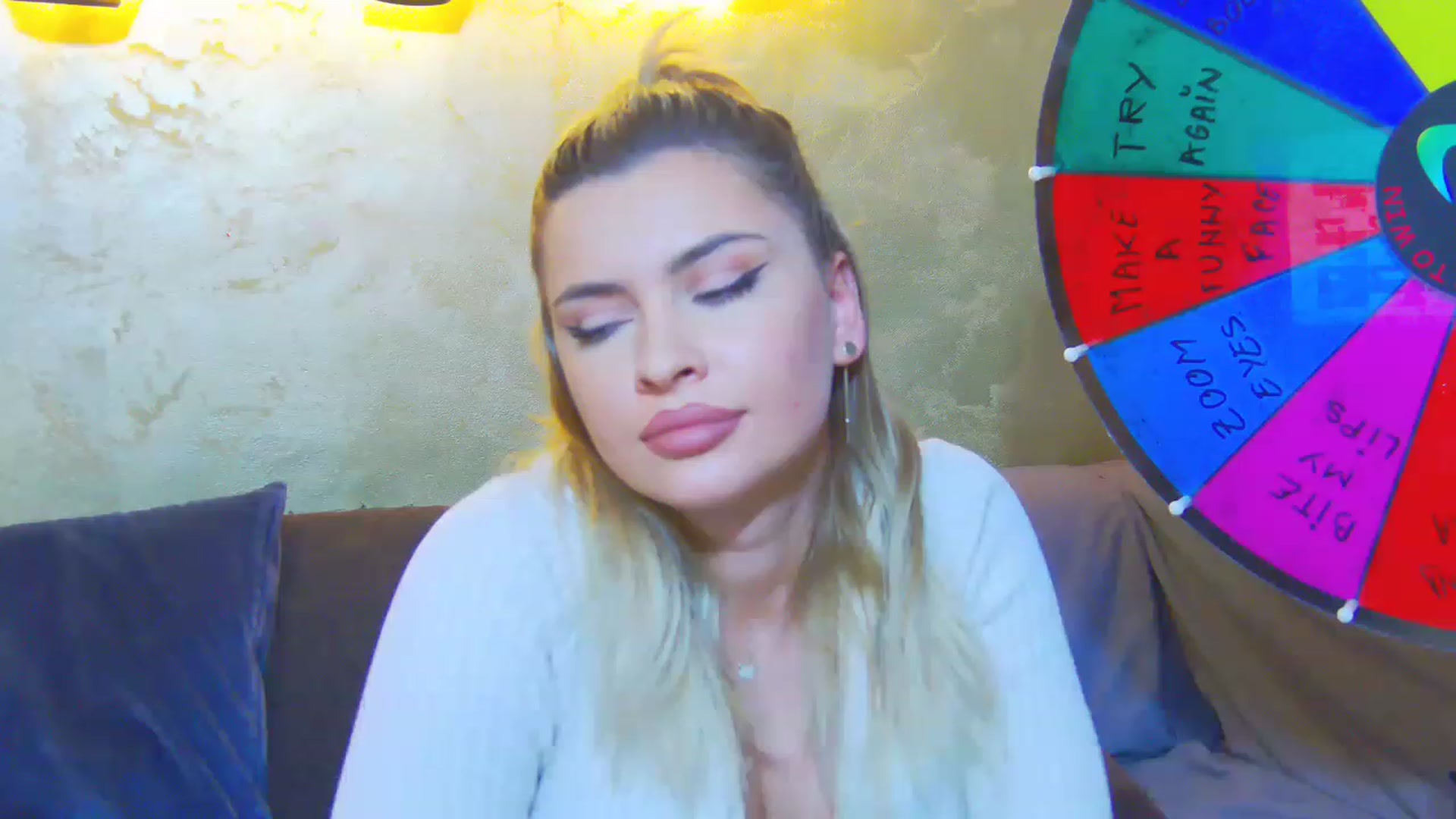Gallery image thumbnail from EmilyLax's myfreecams stream on, 05/10/2023, 15:00 image 9 of 20