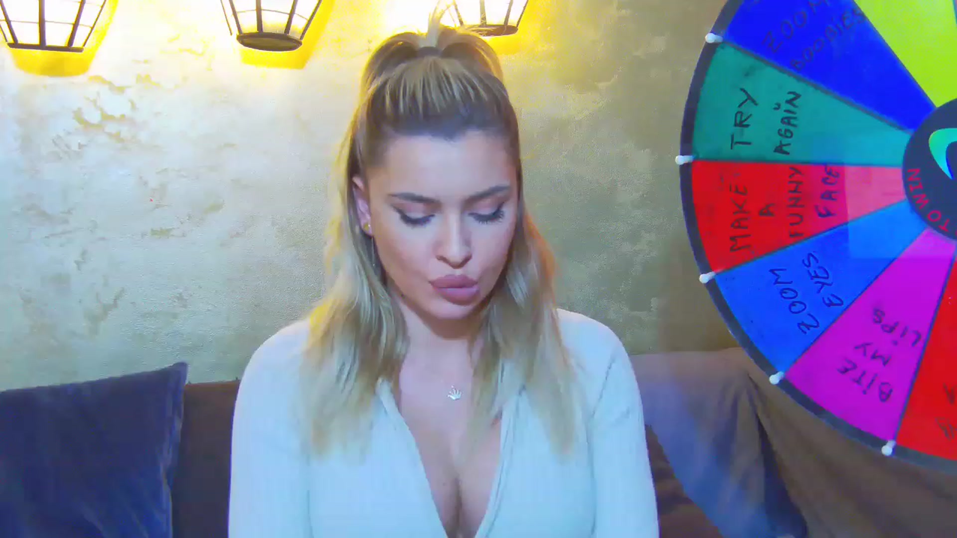 Gallery image thumbnail from EmilyLax's myfreecams stream on, 05/10/2023, 15:00 image 1 of 20